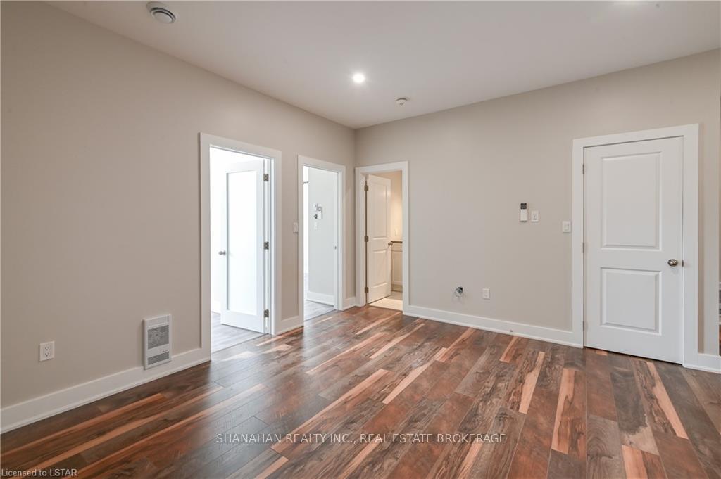 Photo 7 of Unit 4, 5303 Nauvoo Road, Warwick — HOMEH