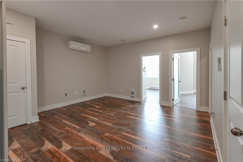 Photo 10 of Unit 4, 5303 Nauvoo Road, Warwick — HOMEH
