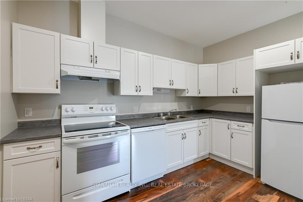 Photo 11 of Unit 4, 5303 Nauvoo Road, Warwick — HOMEH