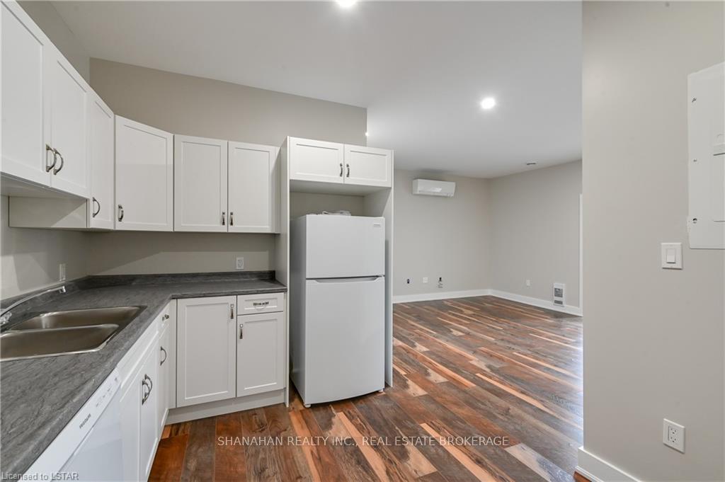 Photo 12 of Unit 4, 5303 Nauvoo Road, Warwick — HOMEH
