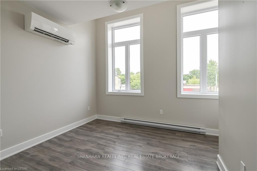 Photo 16 of Unit 4, 5303 Nauvoo Road, Warwick — HOMEH