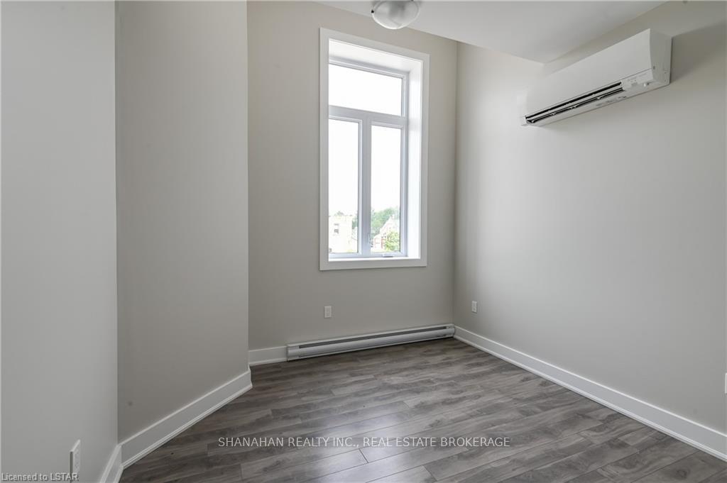 Photo 18 of Unit 4, 5303 Nauvoo Road, Warwick — HOMEH