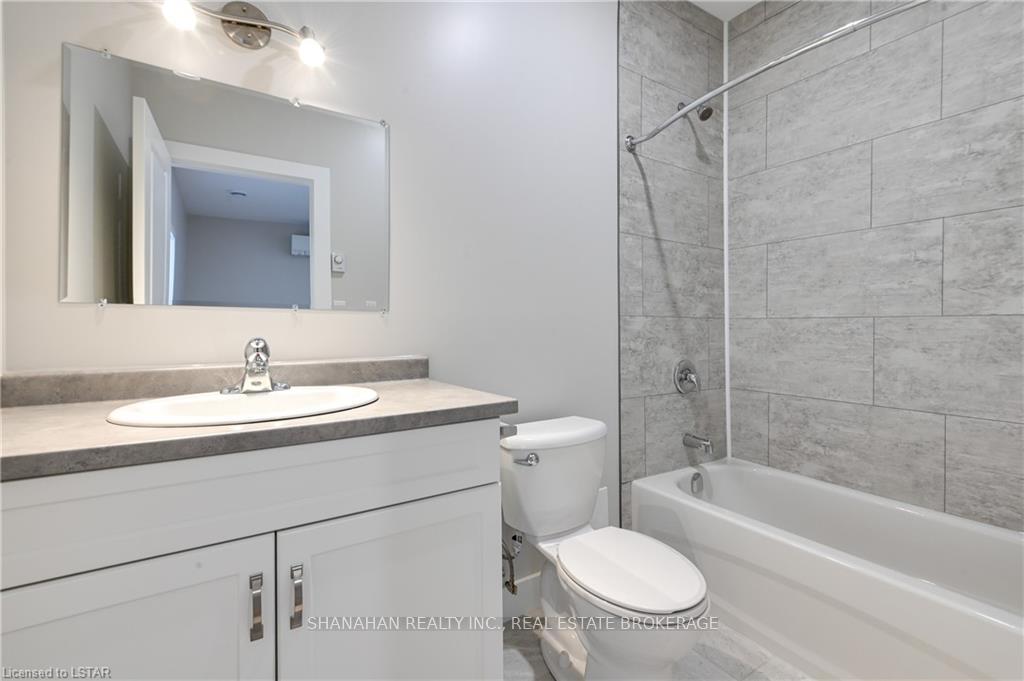 Photo 20 of Unit 4, 5303 Nauvoo Road, Warwick — HOMEH