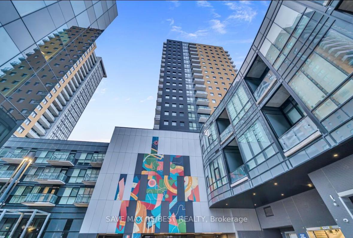Front of Unit 1402, 104 Garment Street
