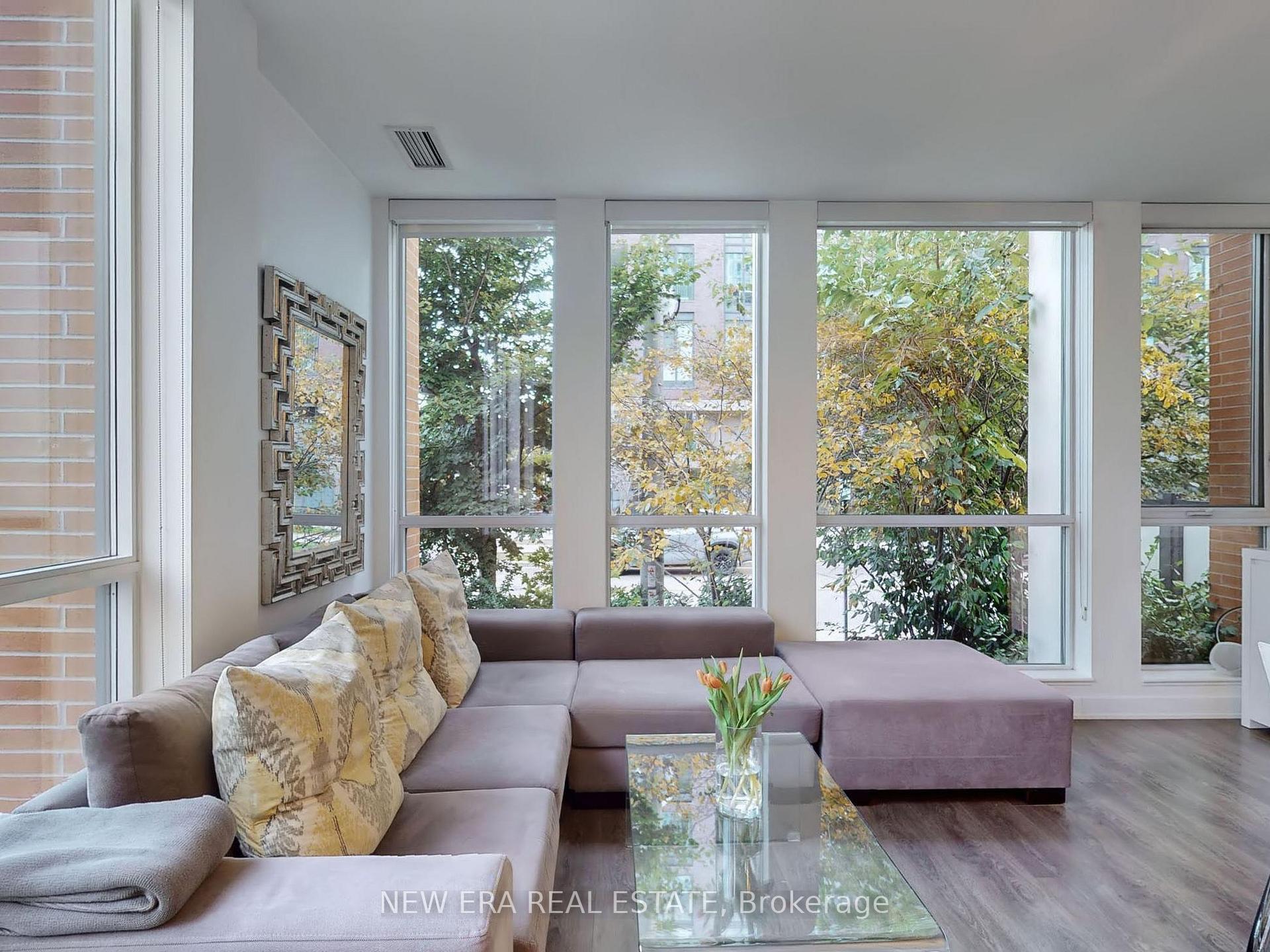 Photo 3 of 152 Sumach Street, Toronto, Regent Park — HOMEH