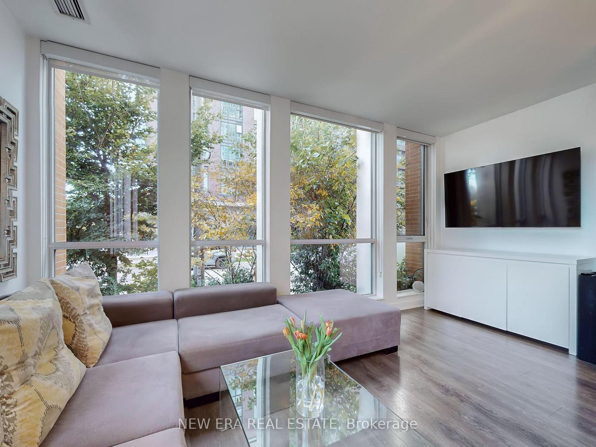 Photo 4 of 152 Sumach Street, Toronto, Regent Park — HOMEH