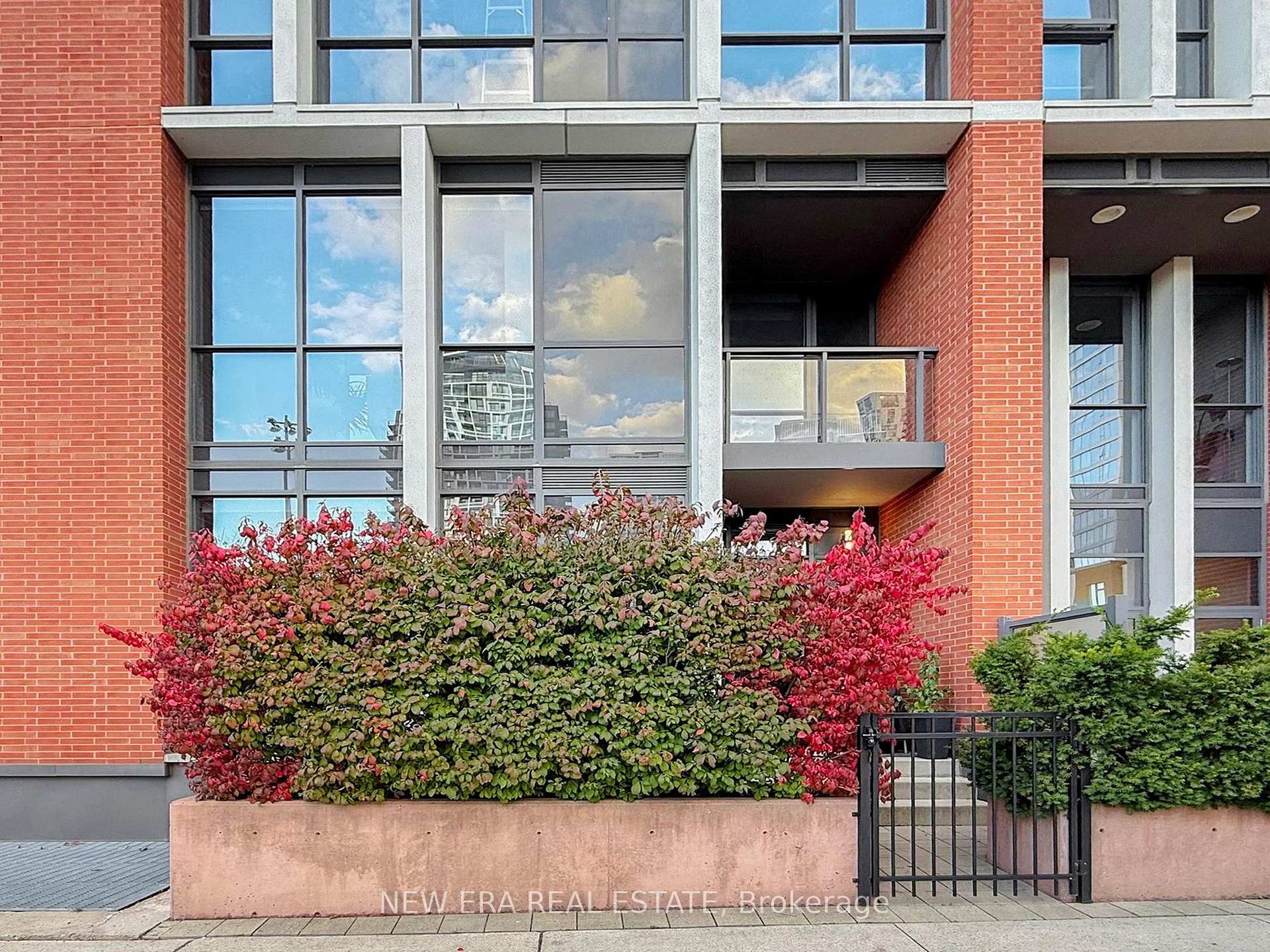 Photo 16 of 152 Sumach Street, Toronto, Regent Park — HOMEH