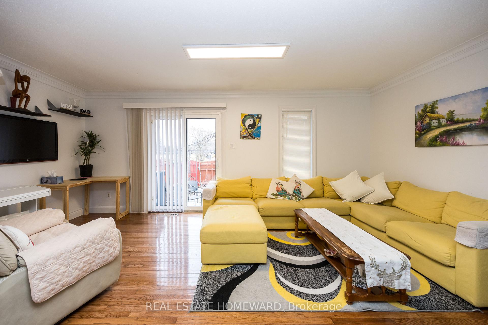 Photo 5 of 1806 Stonehenge Crescent, Ottawa, Pineview — HOMEH