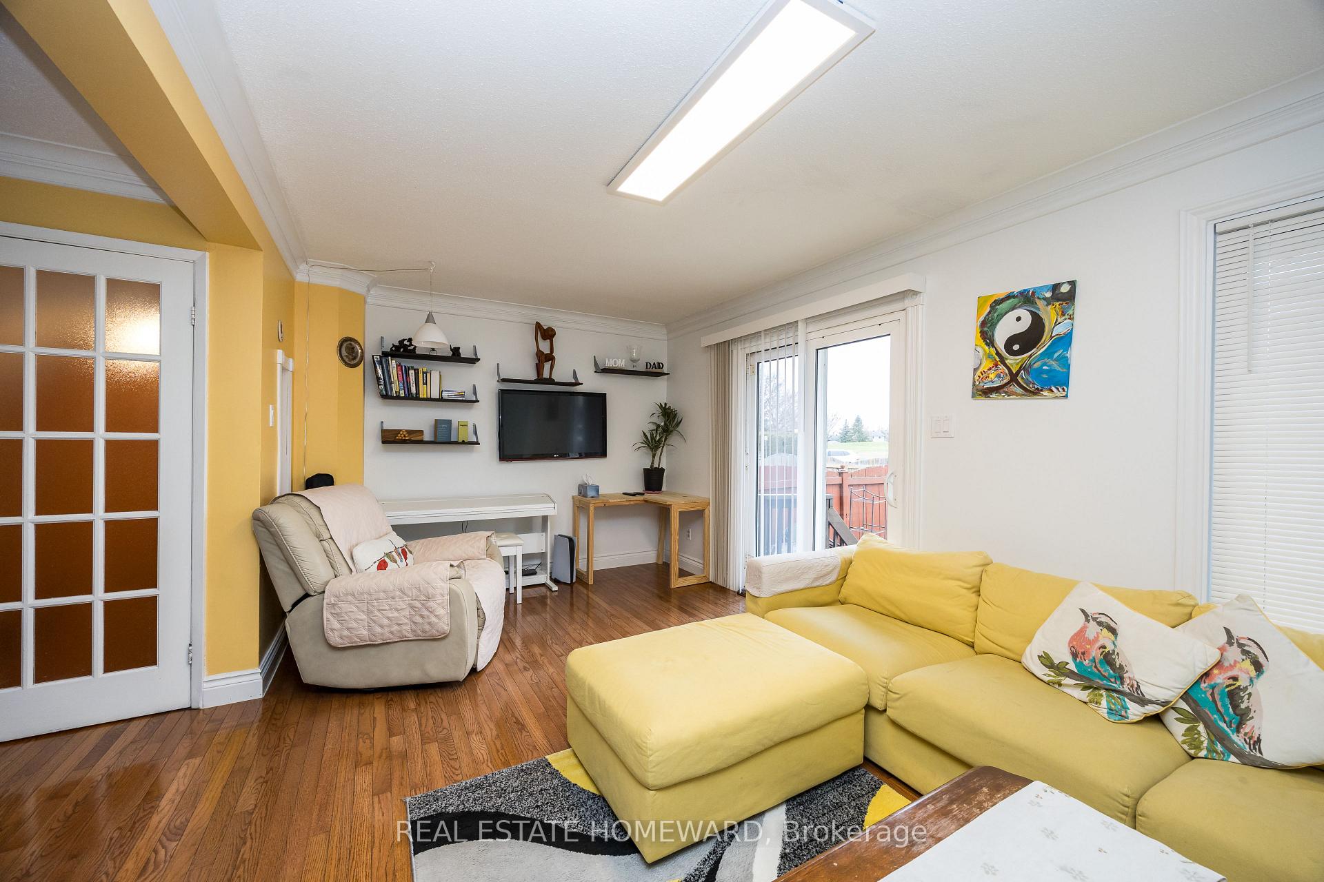 Photo 6 of 1806 Stonehenge Crescent, Ottawa, Pineview — HOMEH