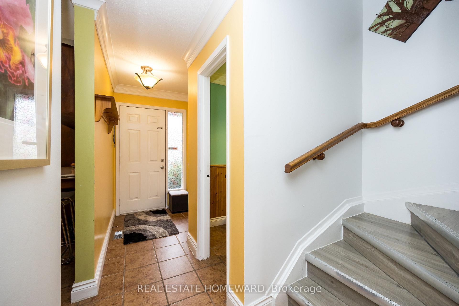 Photo 15 of 1806 Stonehenge Crescent, Ottawa, Pineview — HOMEH