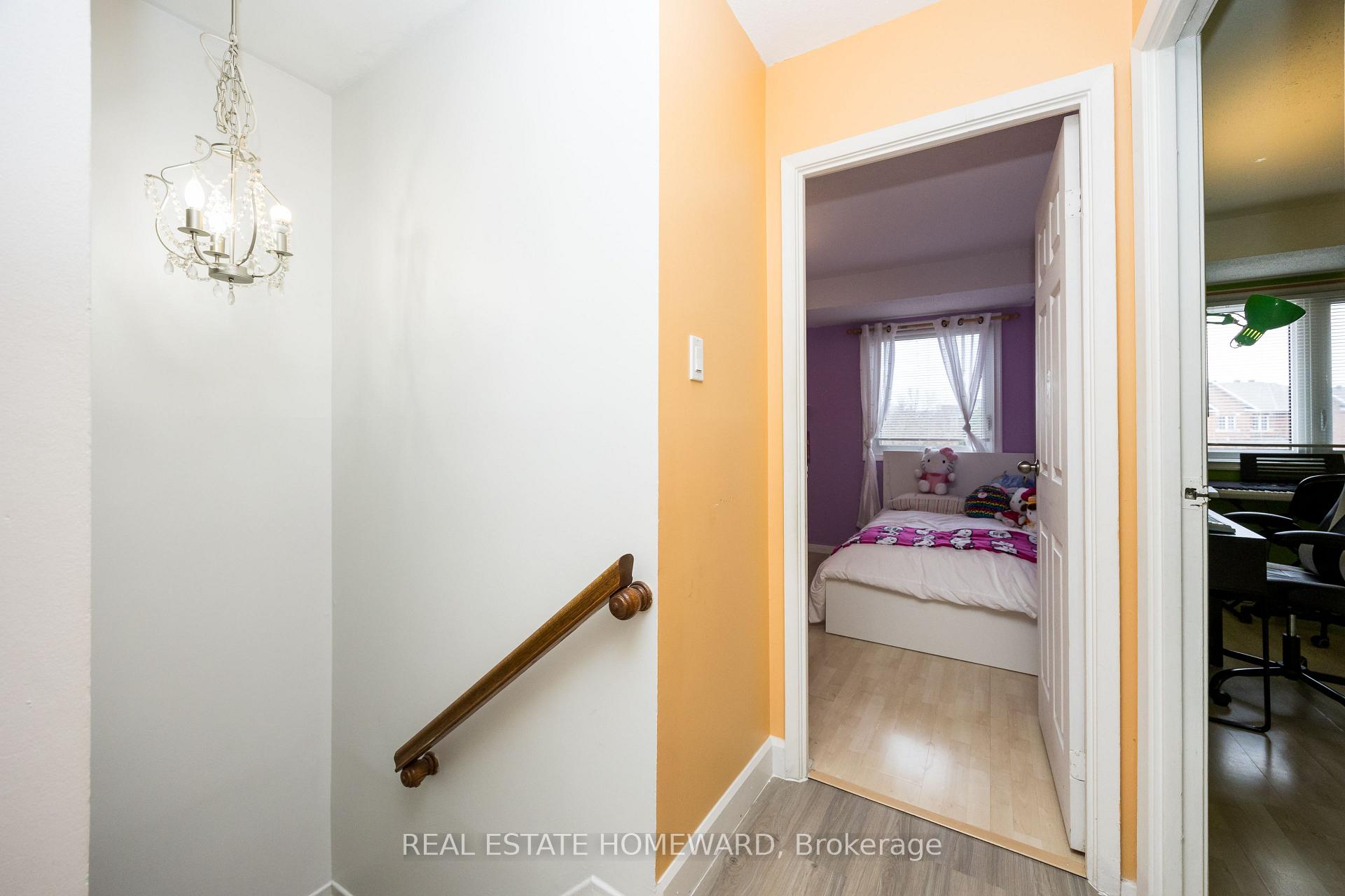 Photo 16 of 1806 Stonehenge Crescent, Ottawa, Pineview — HOMEH