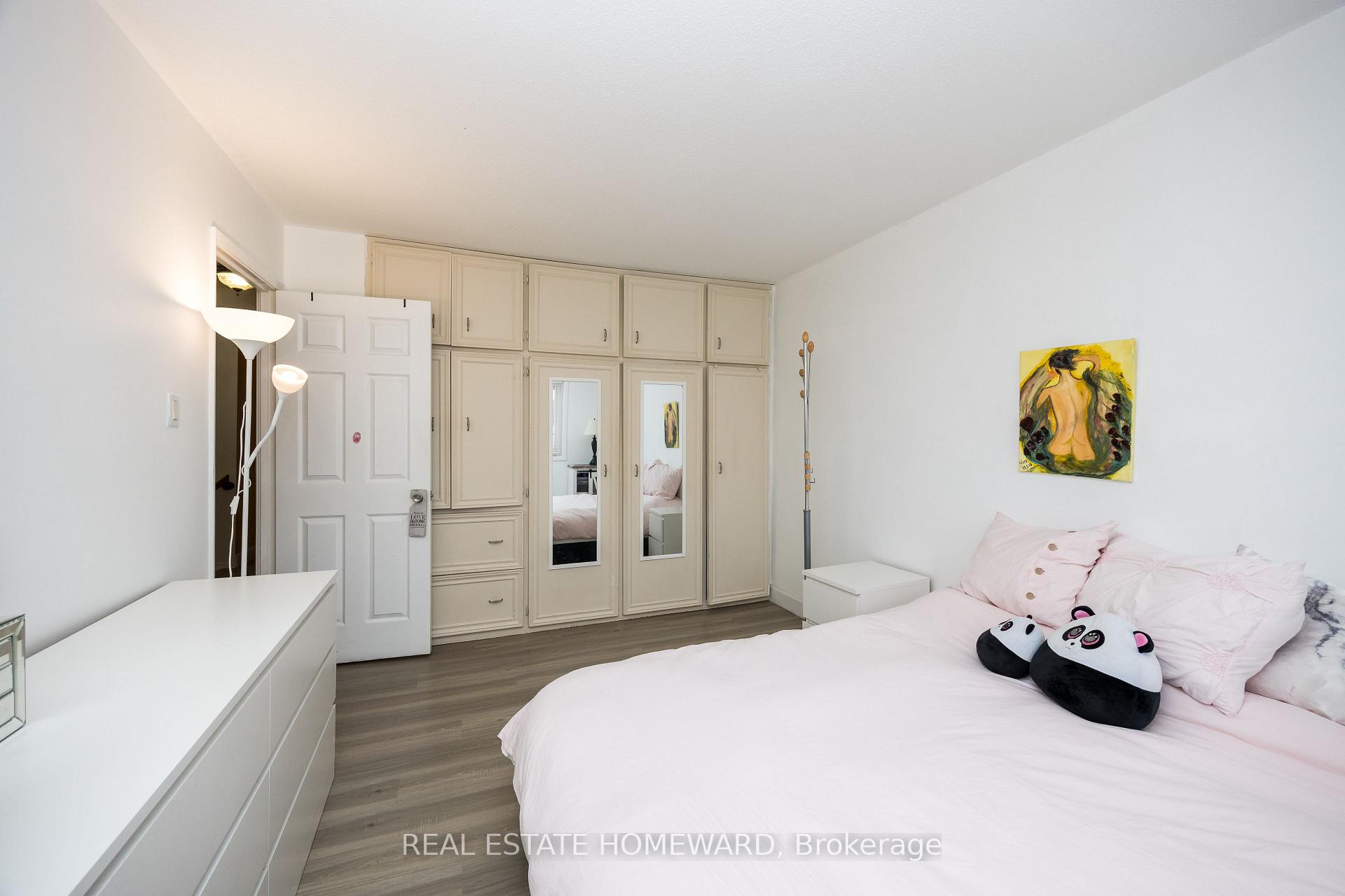 Photo 18 of 1806 Stonehenge Crescent, Ottawa, Pineview — HOMEH