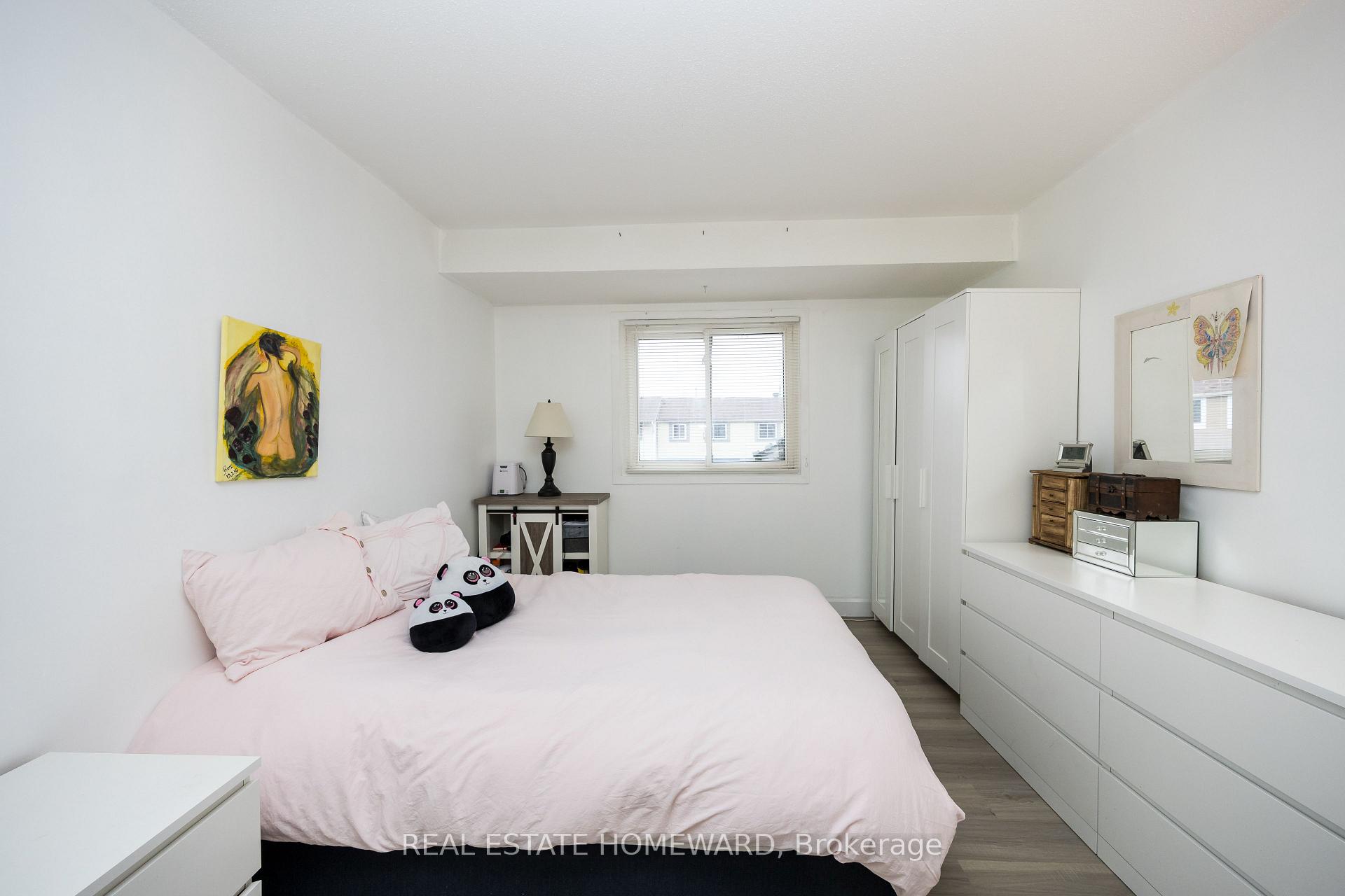 Photo 19 of 1806 Stonehenge Crescent, Ottawa, Pineview — HOMEH