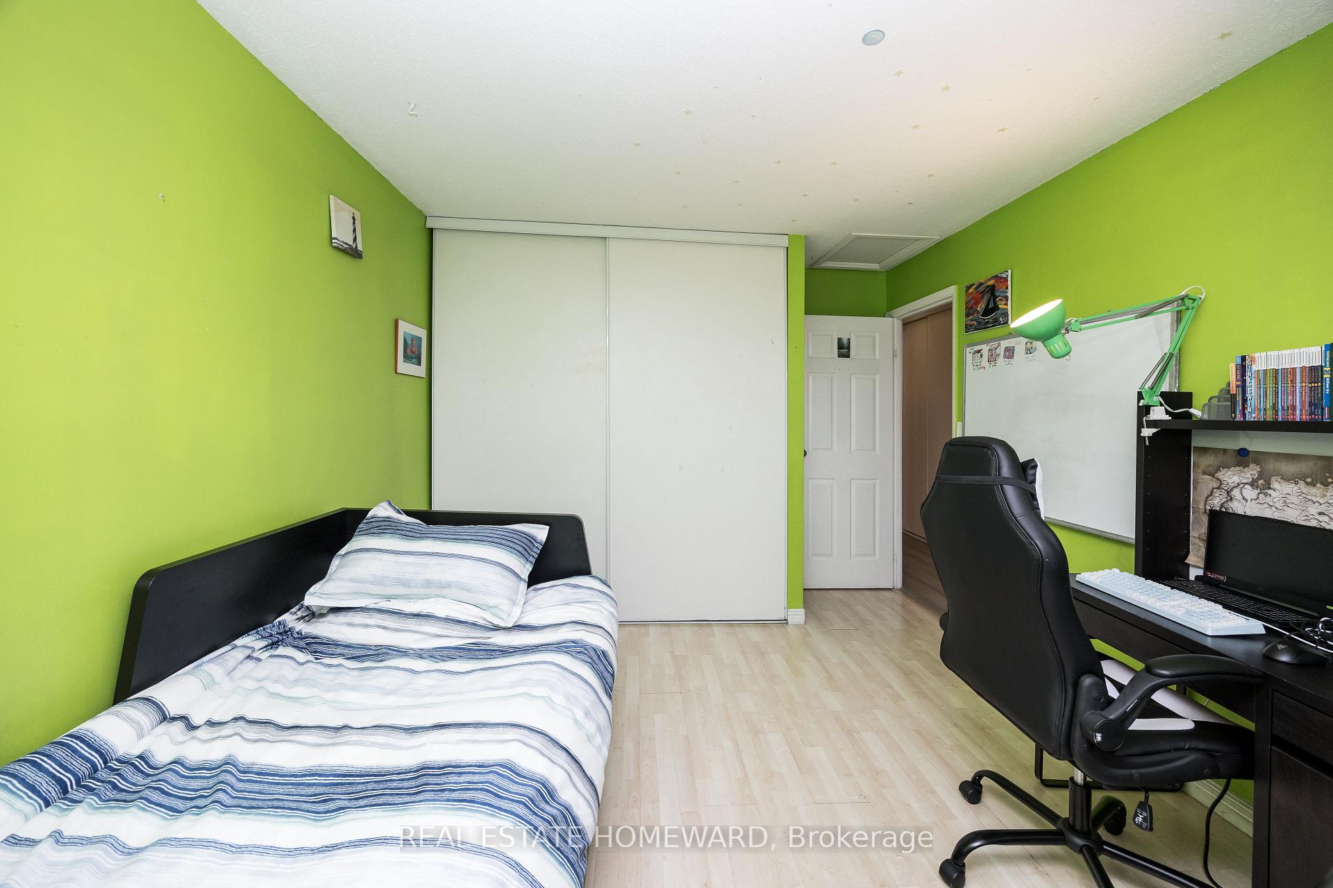 Photo 22 of 1806 Stonehenge Crescent, Ottawa, Pineview — HOMEH