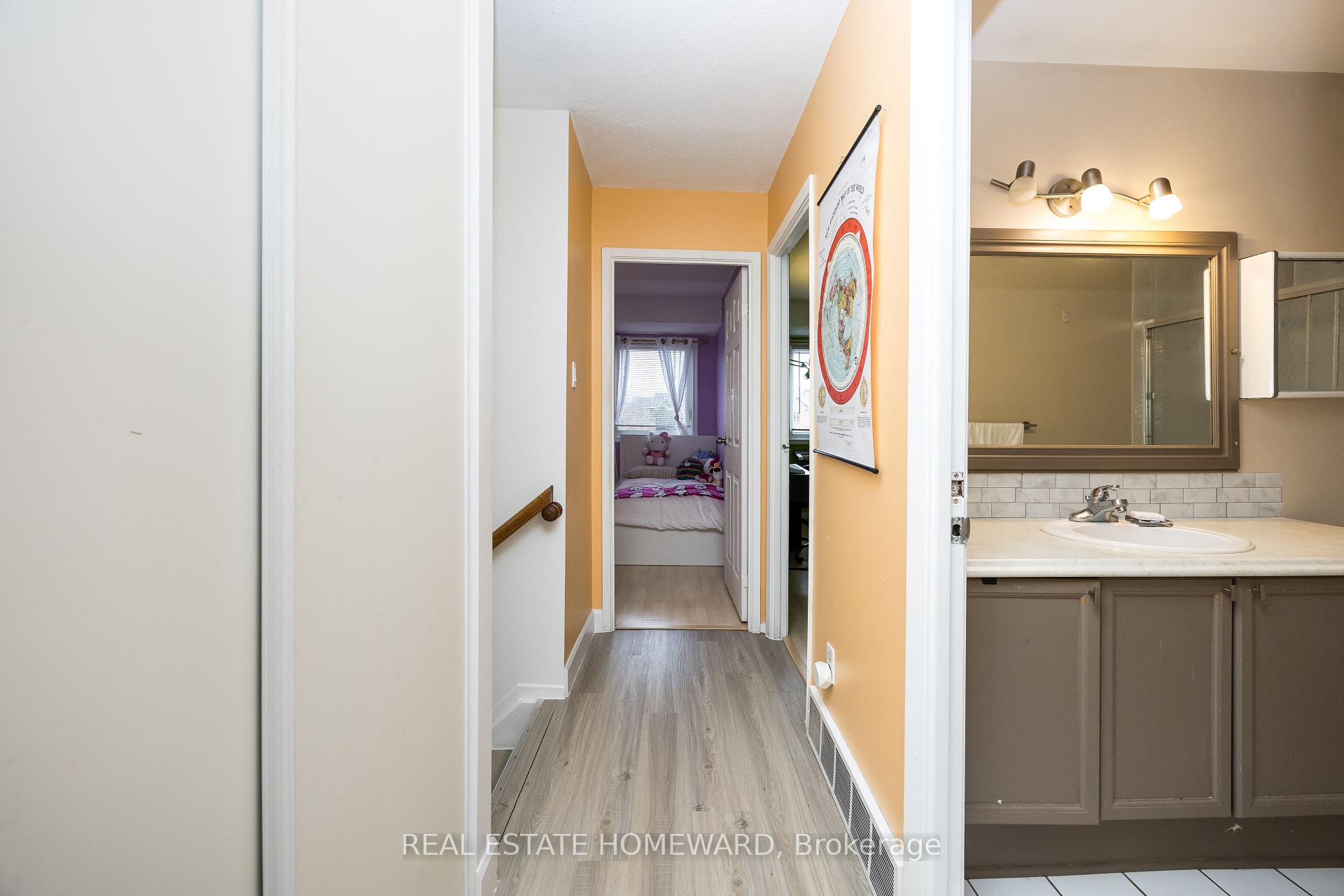 Photo 25 of 1806 Stonehenge Crescent, Ottawa, Pineview — HOMEH
