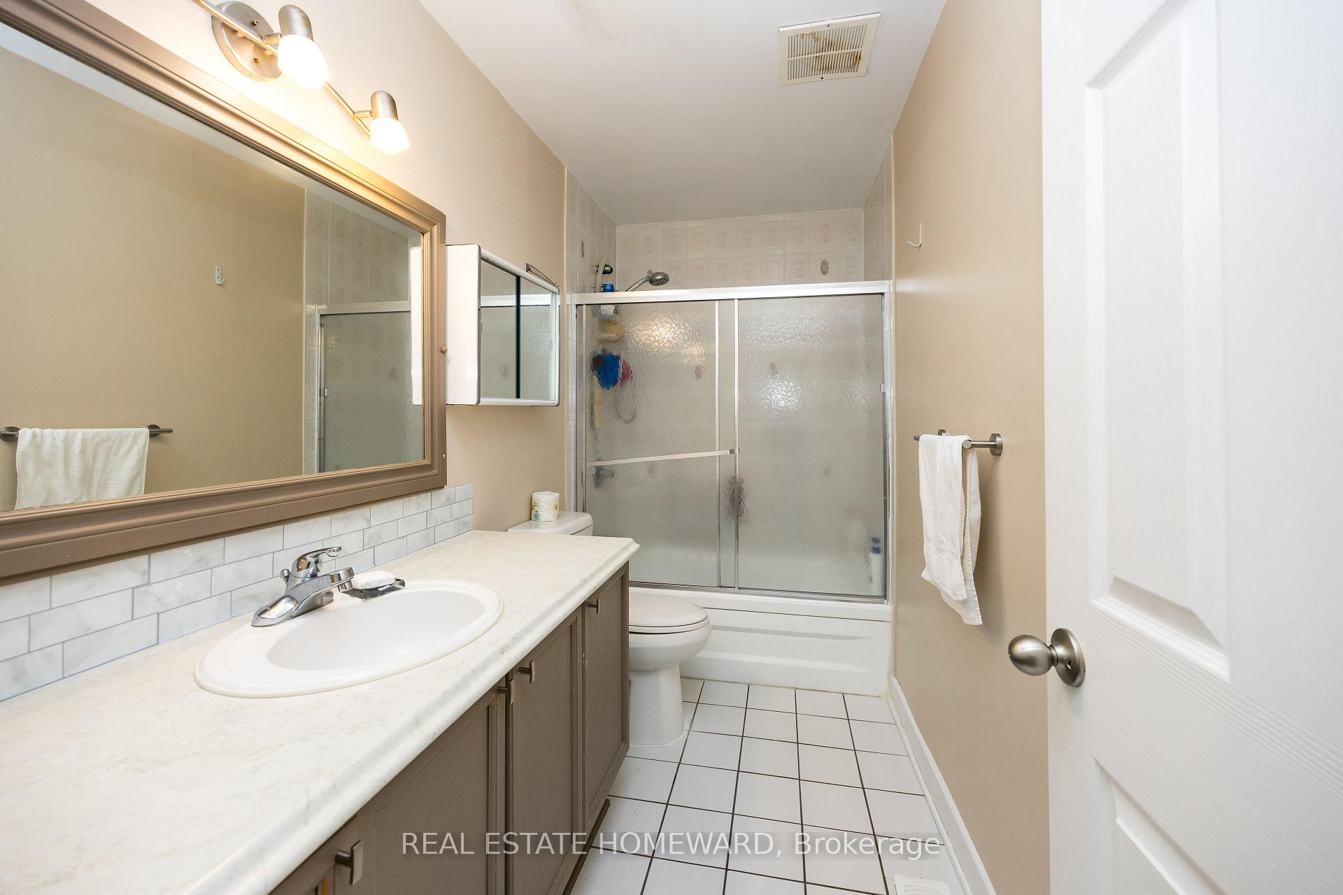 Photo 30 of 1806 Stonehenge Crescent, Ottawa, Pineview — HOMEH