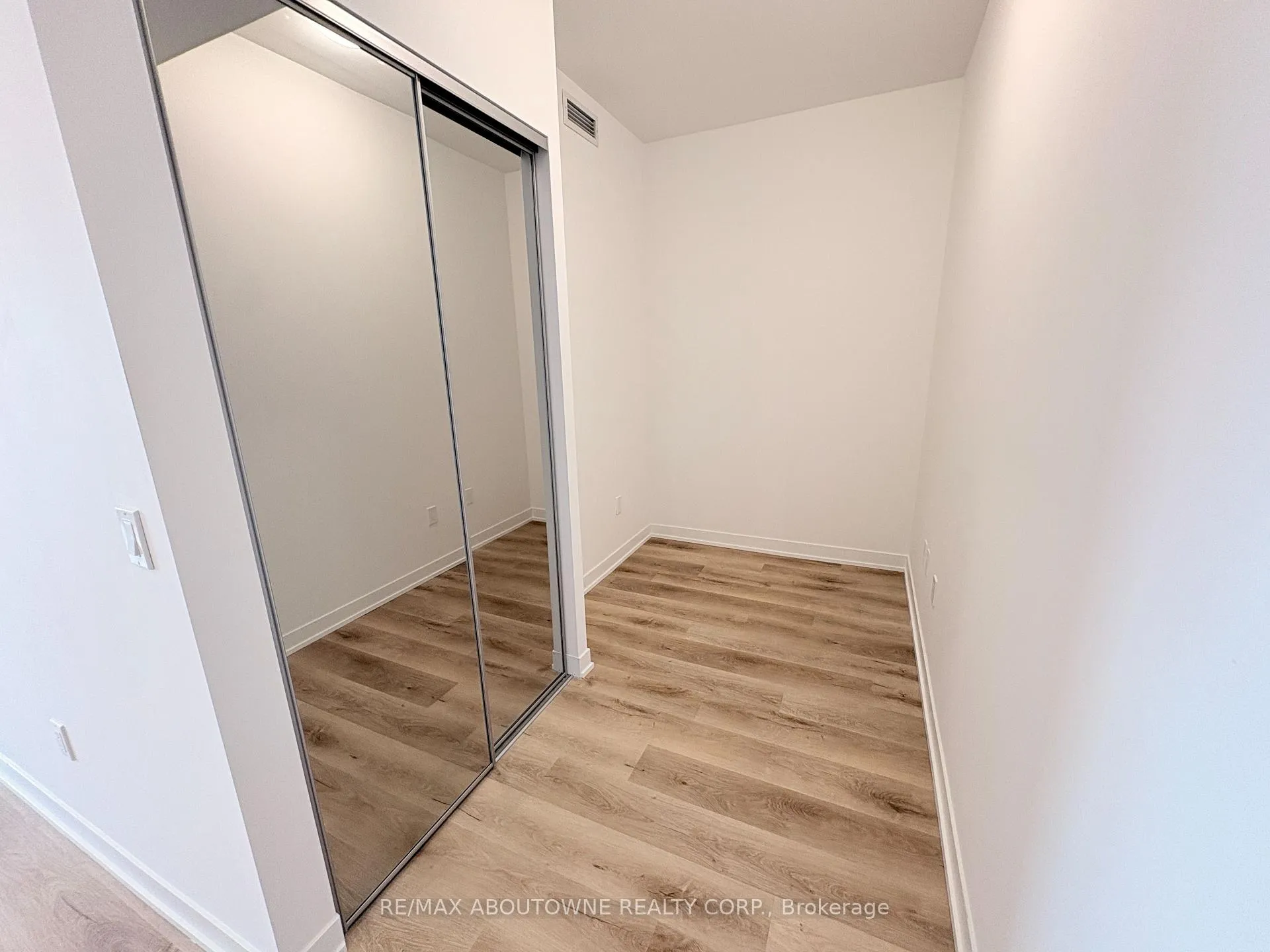 Photo 3 of Unit 706, 474 Caldari Road, Vaughan, Vellore Village — HOMEH