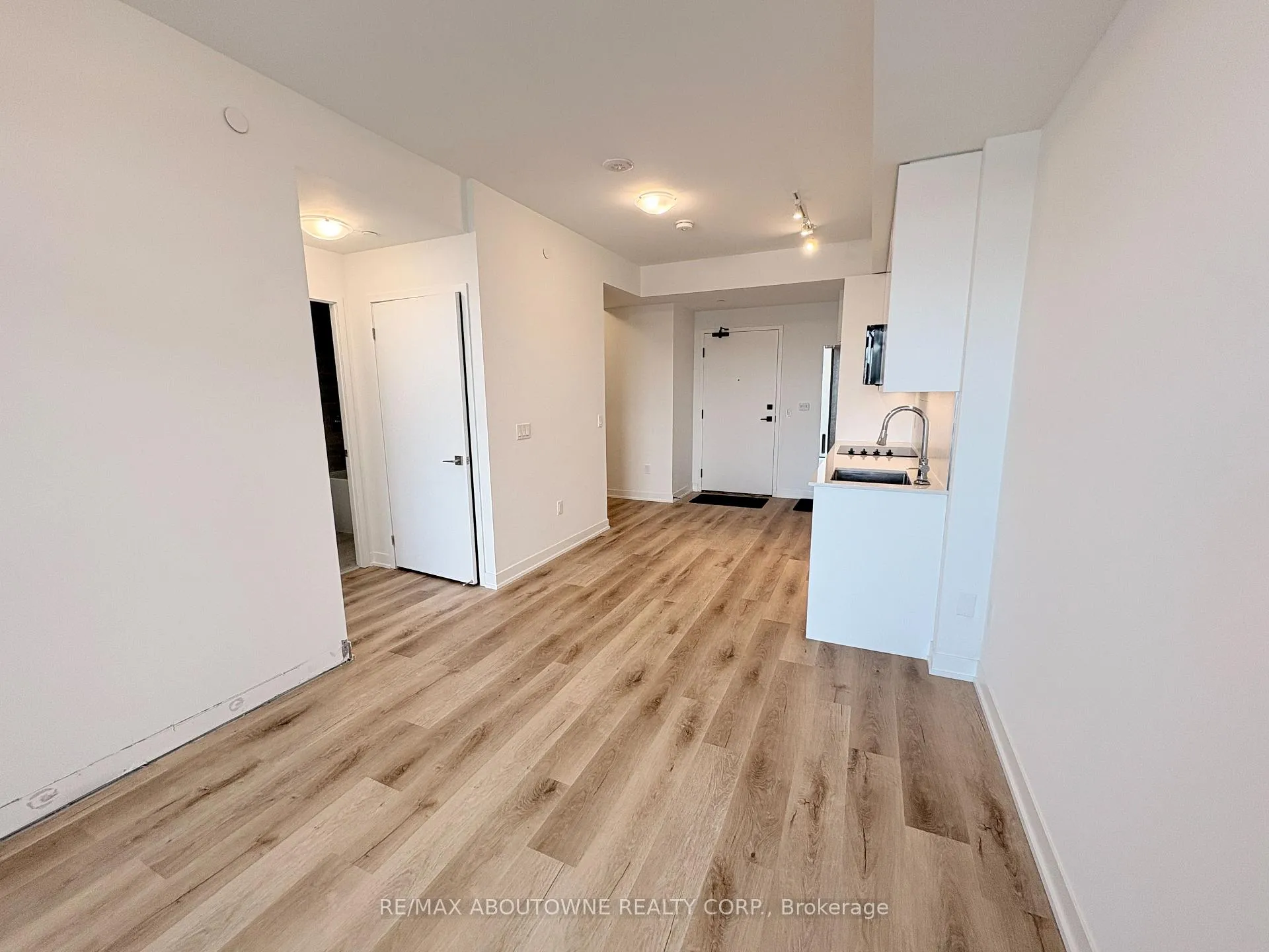 Photo 7 of Unit 706, 474 Caldari Road, Vaughan, Vellore Village — HOMEH
