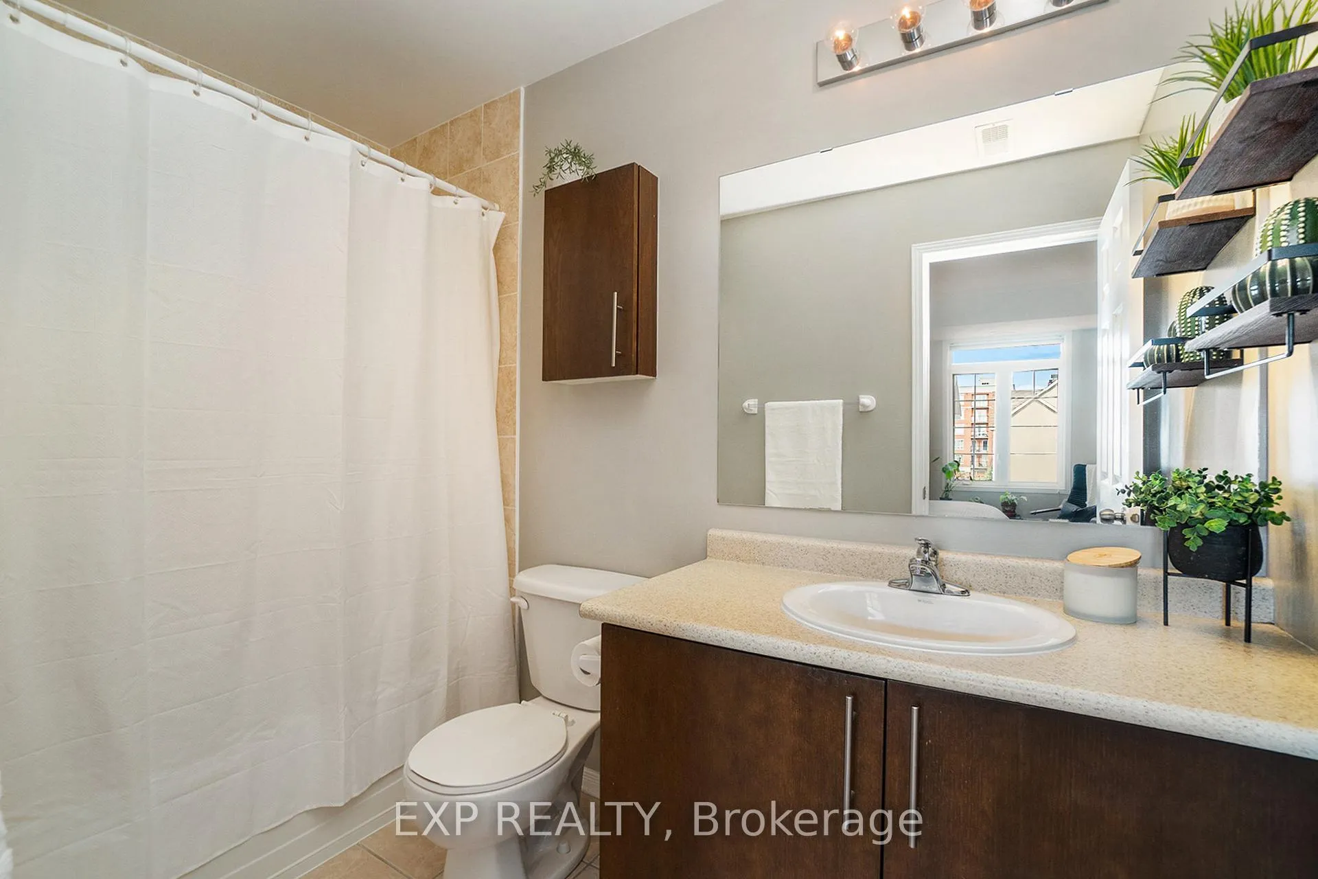 Photo 9 of Unit I, 105 Artesa Private, Ottawa, Kanata - Emerald Meadows/Trailwest — HOMEH