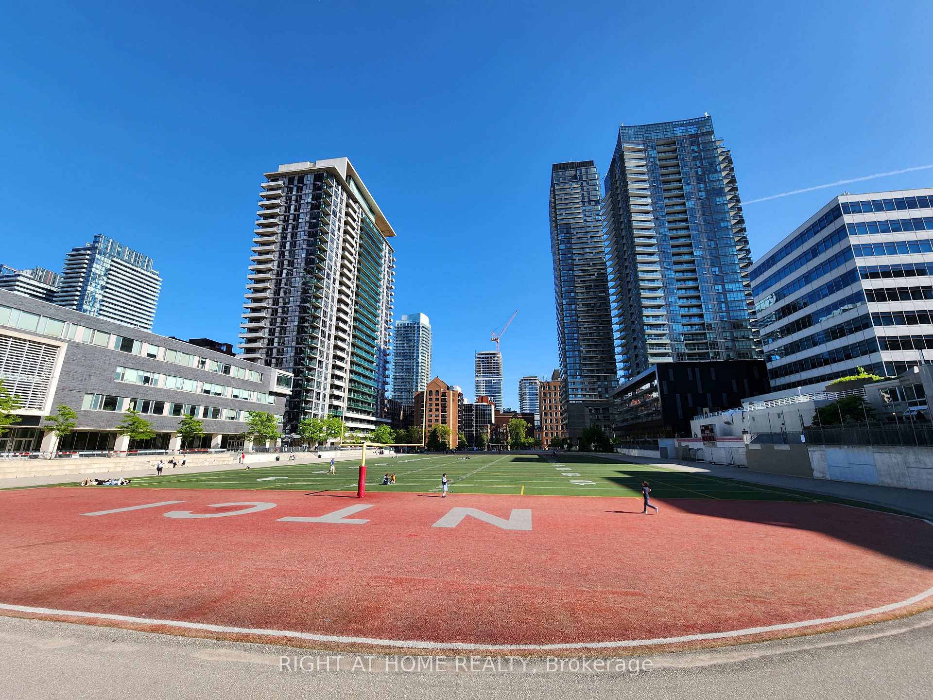 Photo 2 of Unit 2308, 30 Roehampton Avenue, Toronto, Mount Pleasant West — HOMEH