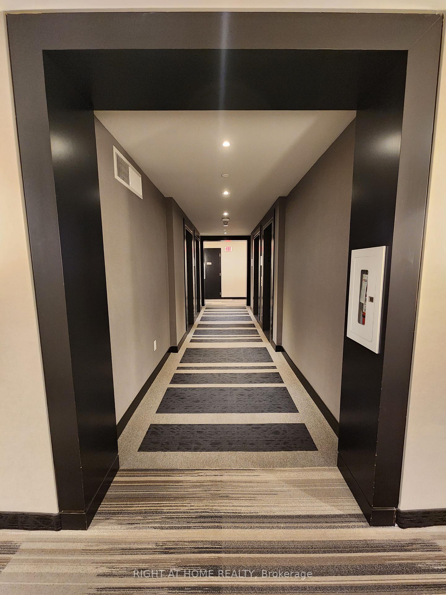 Photo 10 of Unit 2308, 30 Roehampton Avenue, Toronto, Mount Pleasant West — HOMEH