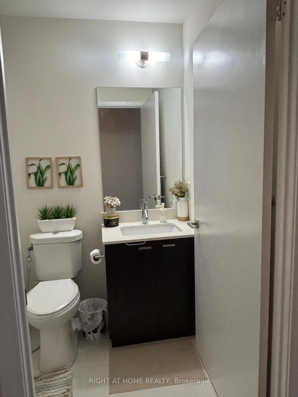 Photo 25 of Unit 2308, 30 Roehampton Avenue, Toronto, Mount Pleasant West — HOMEH