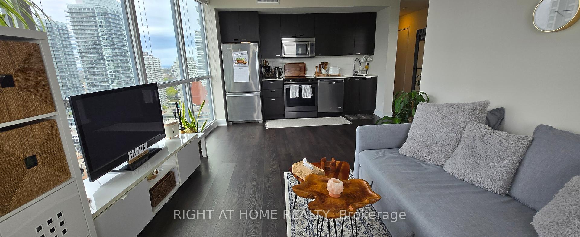 Photo 32 of Unit 2308, 30 Roehampton Avenue, Toronto, Mount Pleasant West — HOMEH
