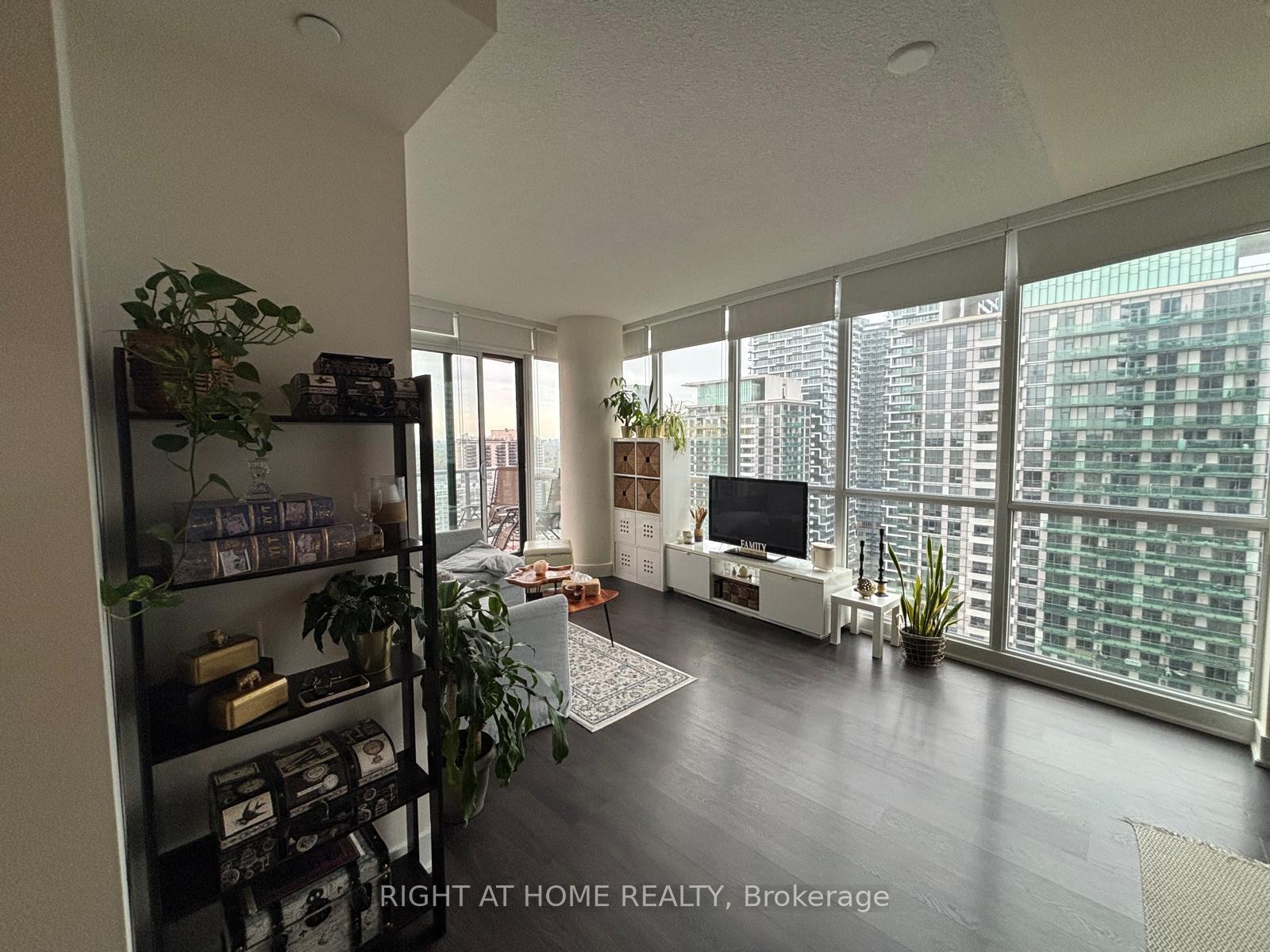 Photo 35 of Unit 2308, 30 Roehampton Avenue, Toronto, Mount Pleasant West — HOMEH
