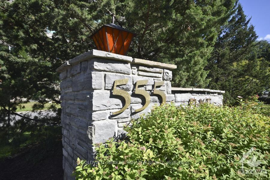 Photo 2 of Unit PH4, 555 Brittany Drive, Ottawa, Viscount Alexander Park — HOMEH