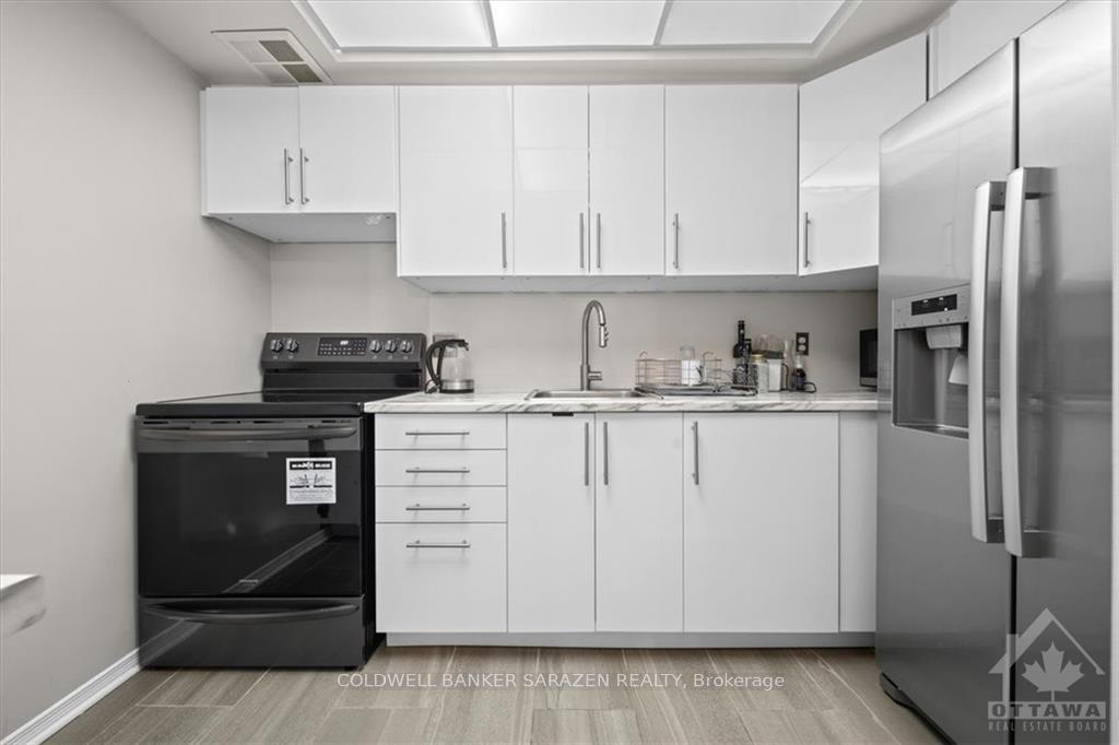 Photo 5 of Unit PH4, 555 Brittany Drive, Ottawa, Viscount Alexander Park — HOMEH