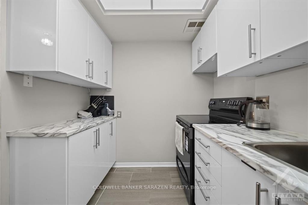 Photo 6 of Unit PH4, 555 Brittany Drive, Ottawa, Viscount Alexander Park — HOMEH