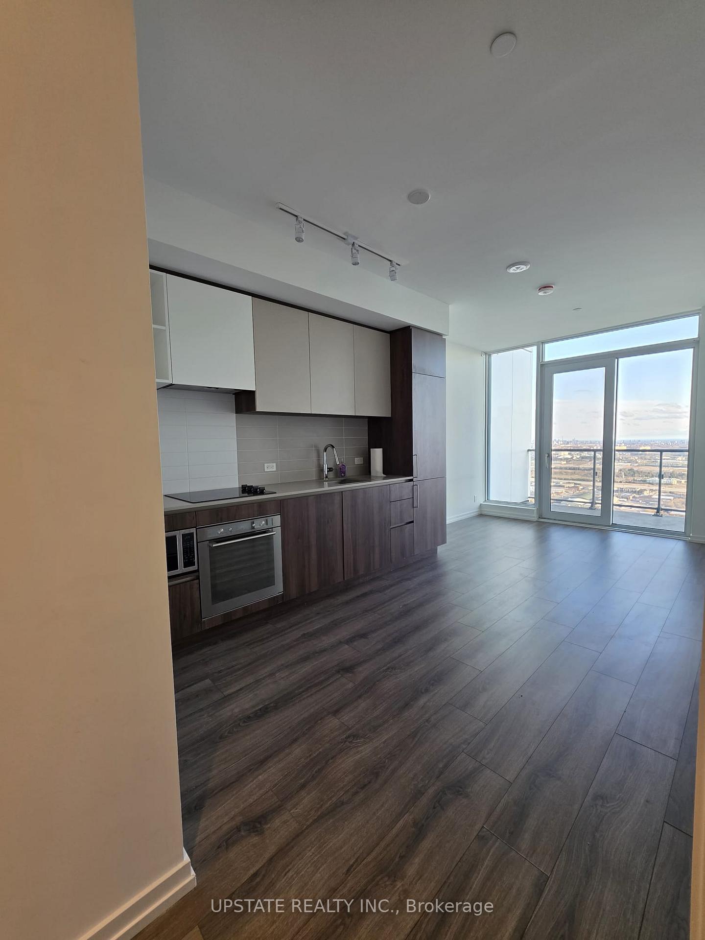 Photo 5 of Unit PH08, 1000 Portage Parkway, Vaughan, Vaughan Corporate Centre — HOMEH