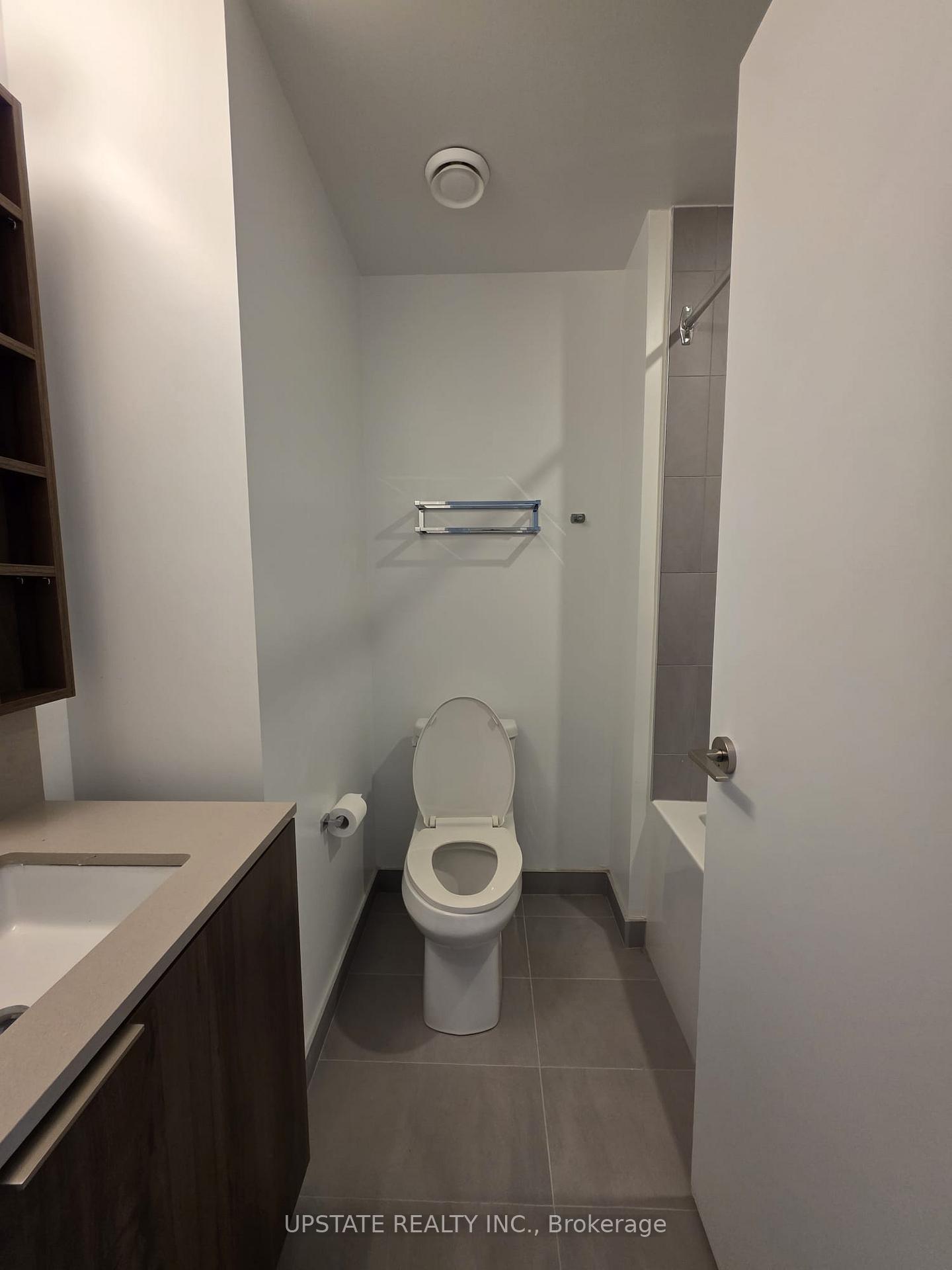 Photo 8 of Unit PH08, 1000 Portage Parkway, Vaughan, Vaughan Corporate Centre — HOMEH