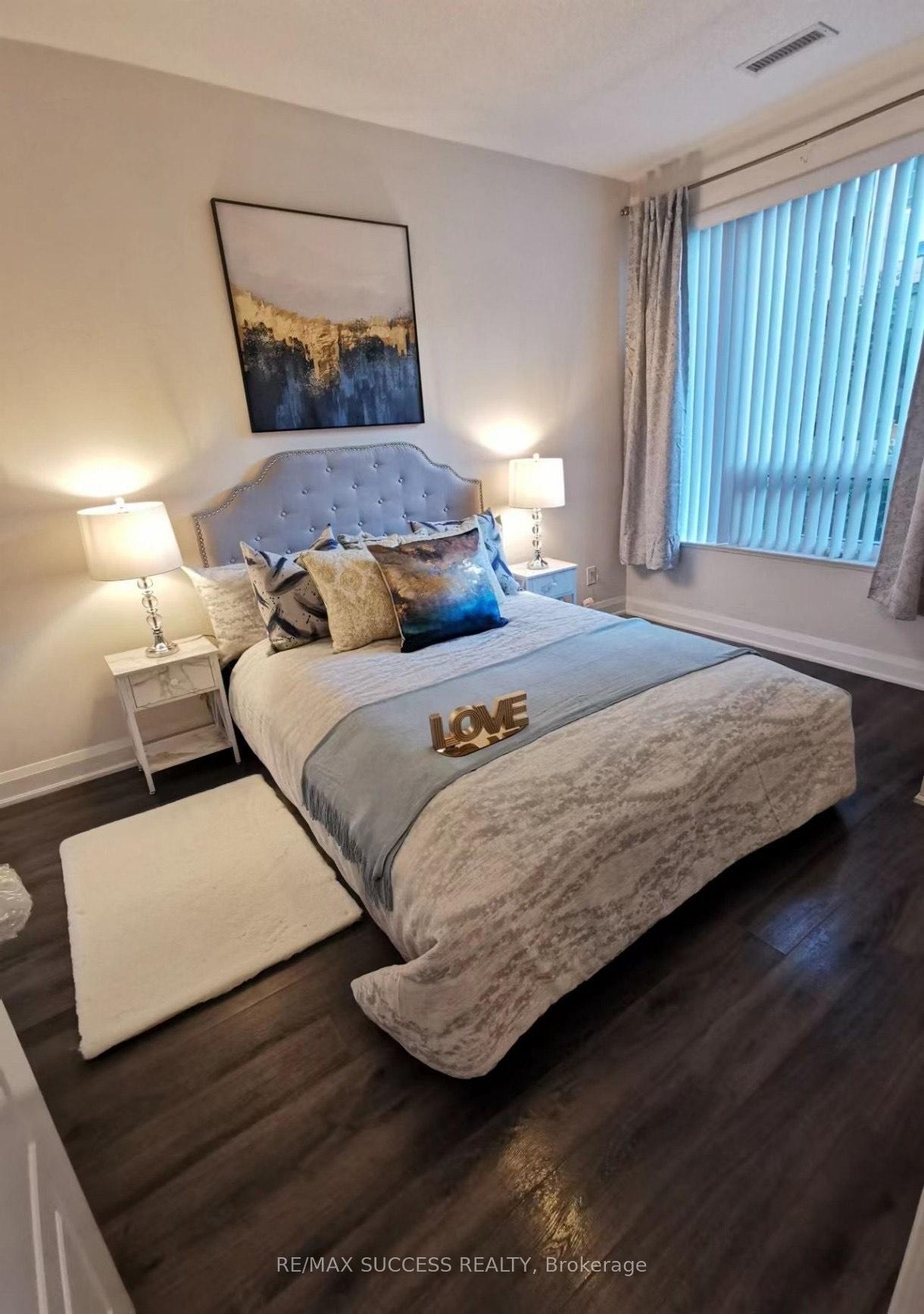 Photo 4 of Unit 108, 1 Uptown Drive, Markham, Unionville — HOMEH