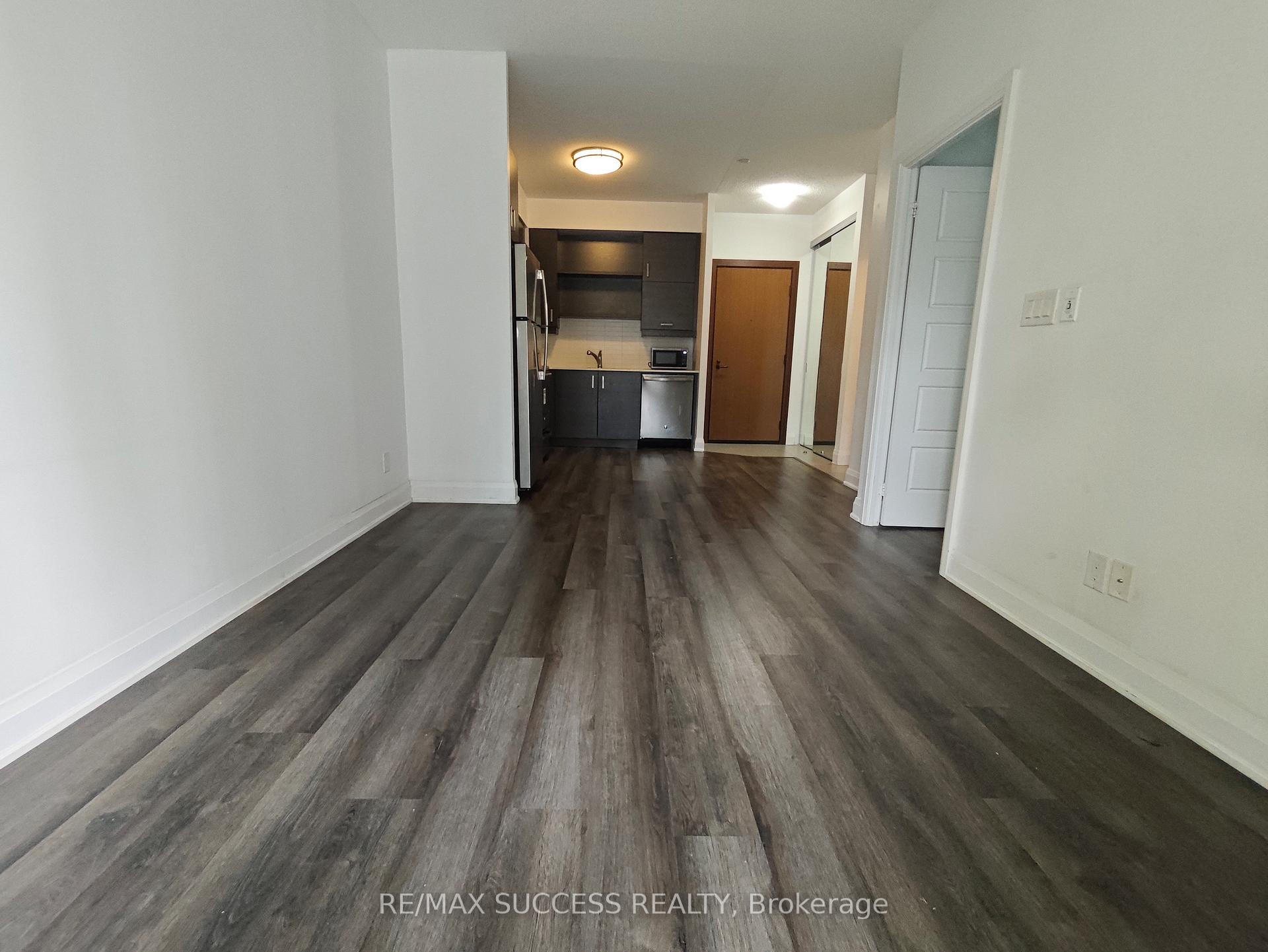 Photo 6 of Unit 108, 1 Uptown Drive, Markham, Unionville — HOMEH