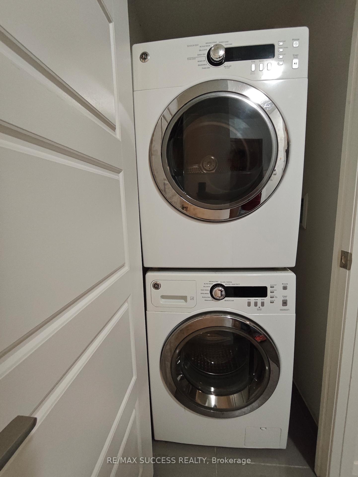 Photo 8 of Unit 108, 1 Uptown Drive, Markham, Unionville — HOMEH