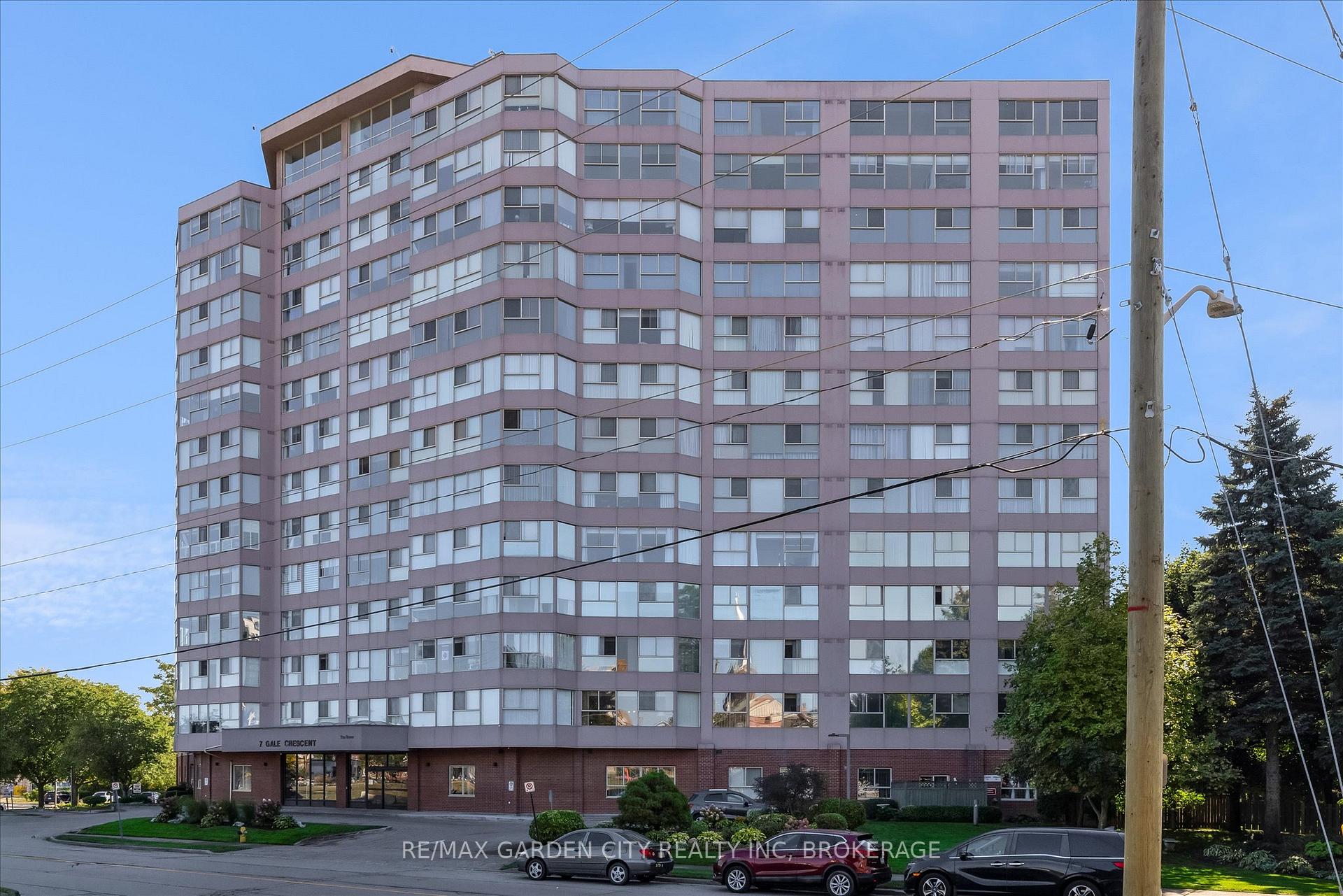 Front of Unit 1111, 7 Gale Crescent