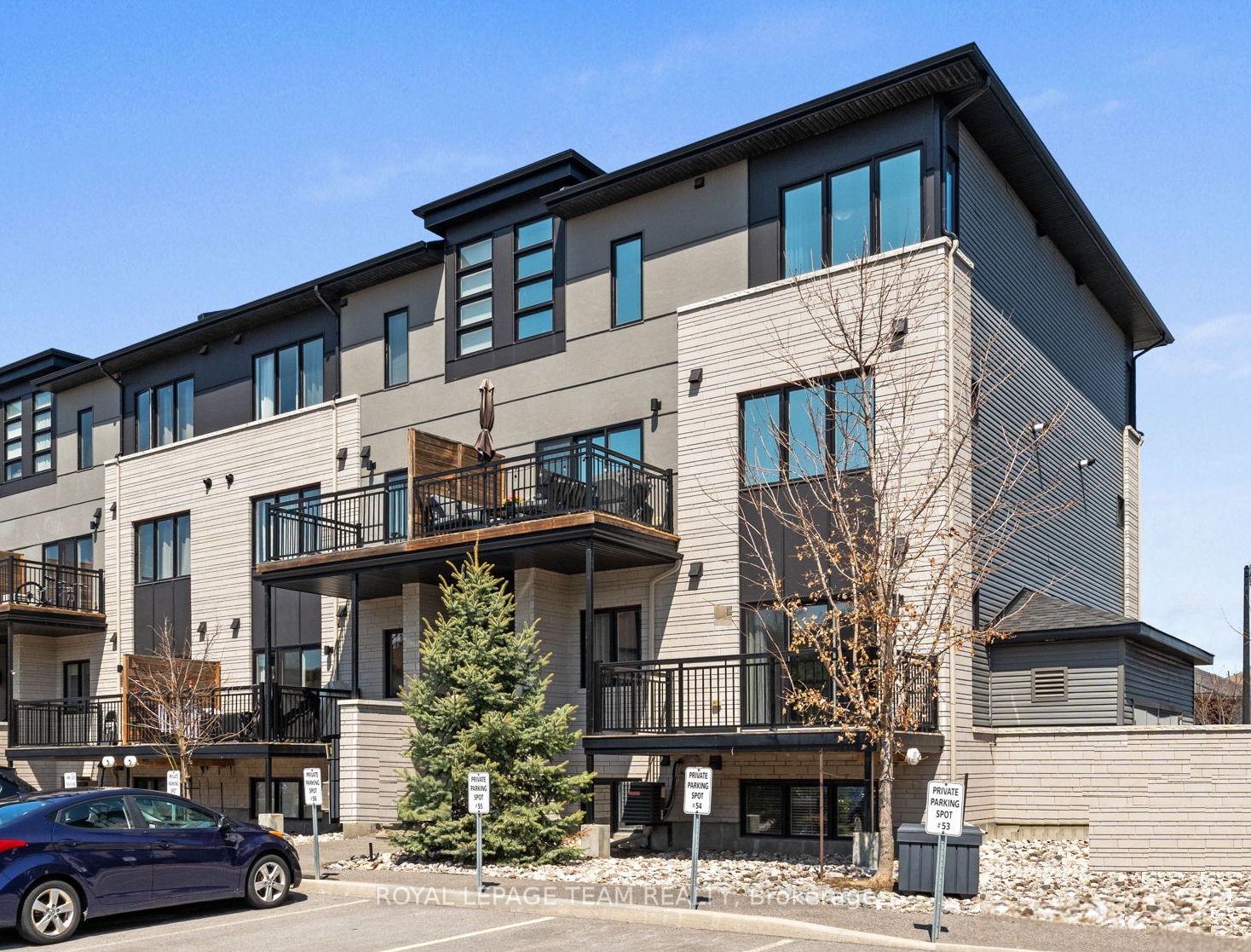 Front of Unit C, 444 Via Verona Avenue