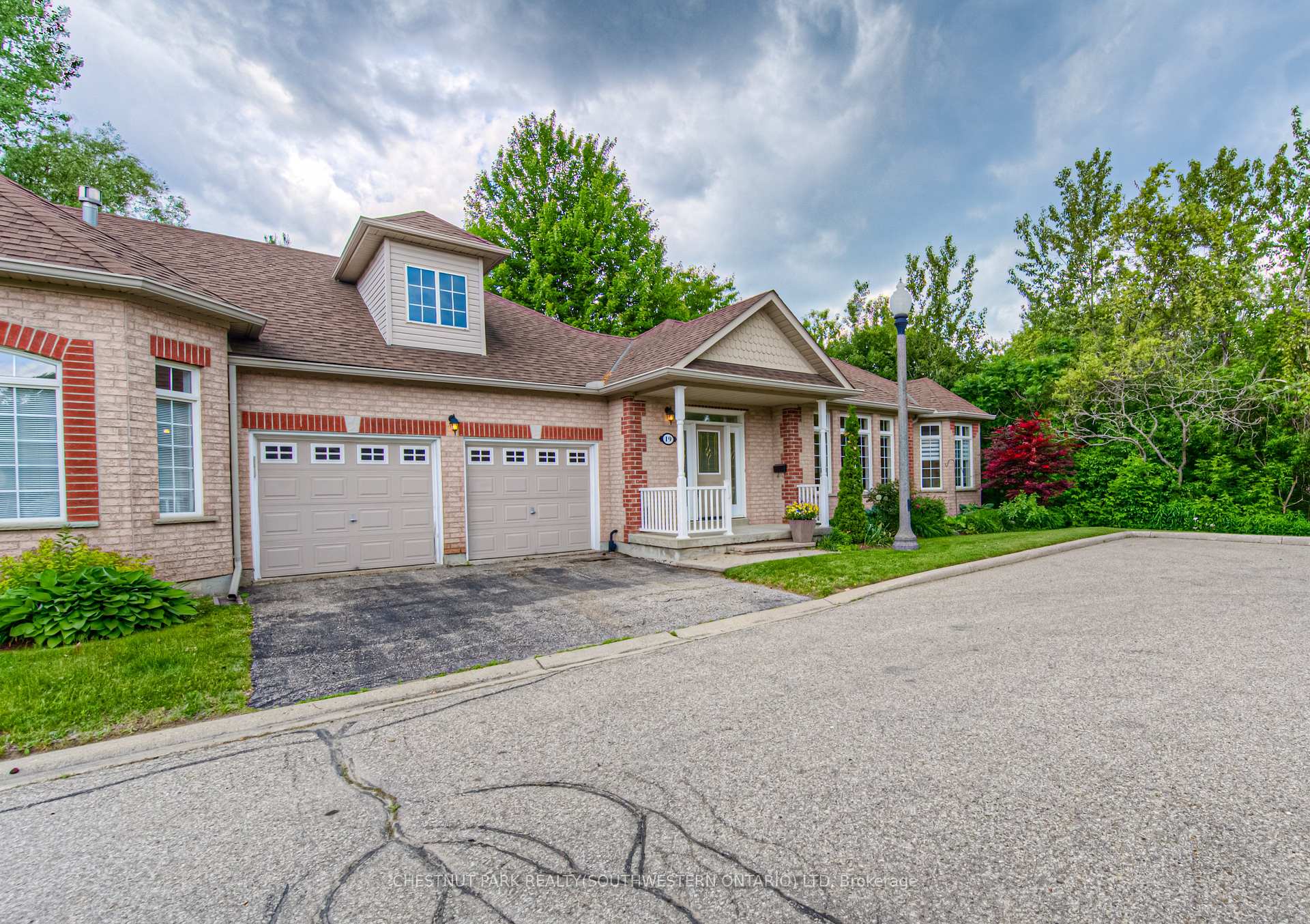 Photo 2 of Unit 19, 100 Idle Creek Drive, Kitchener, Idlewood — HOMEH