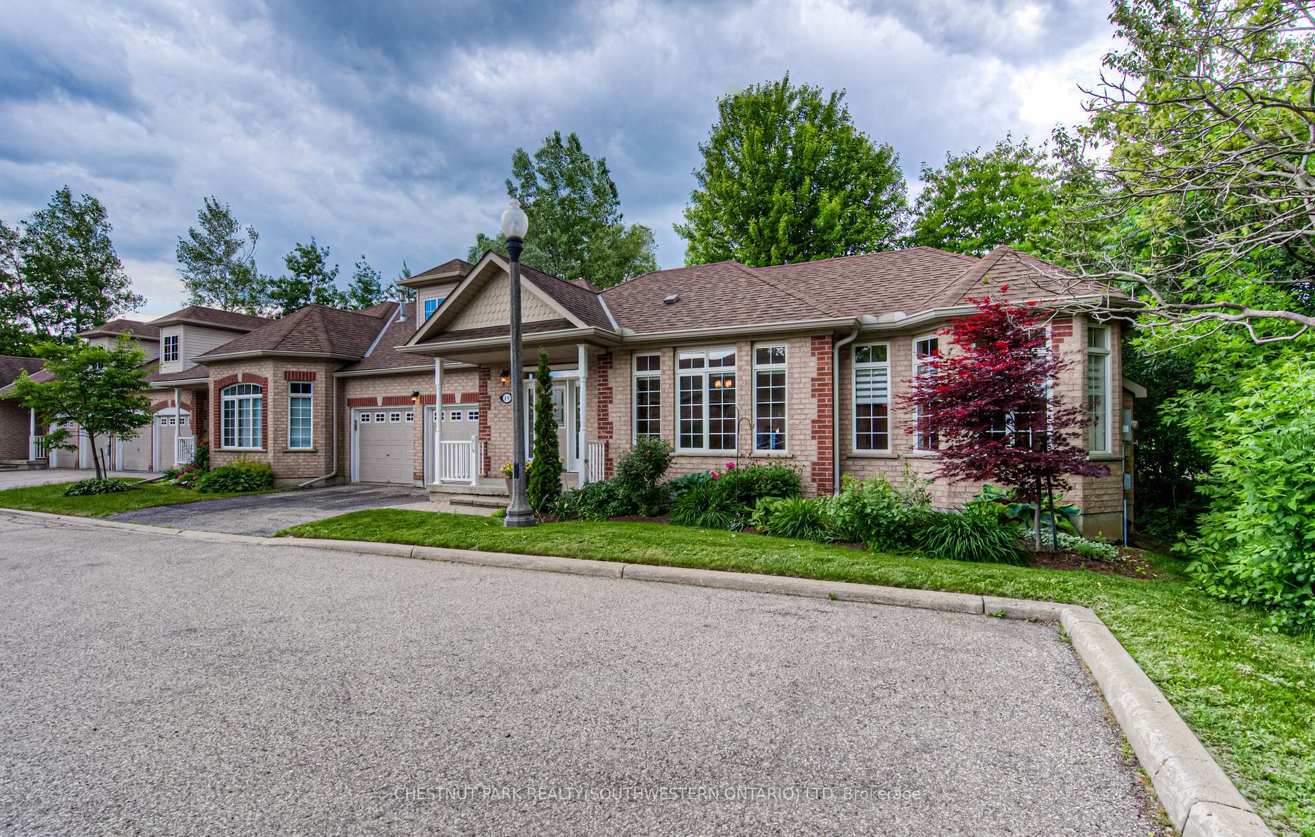 Photo 3 of Unit 19, 100 Idle Creek Drive, Kitchener, Idlewood — HOMEH