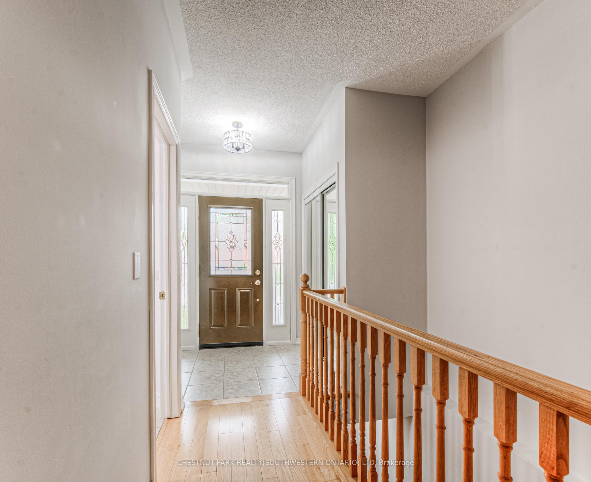Photo 5 of Unit 19, 100 Idle Creek Drive, Kitchener, Idlewood — HOMEH