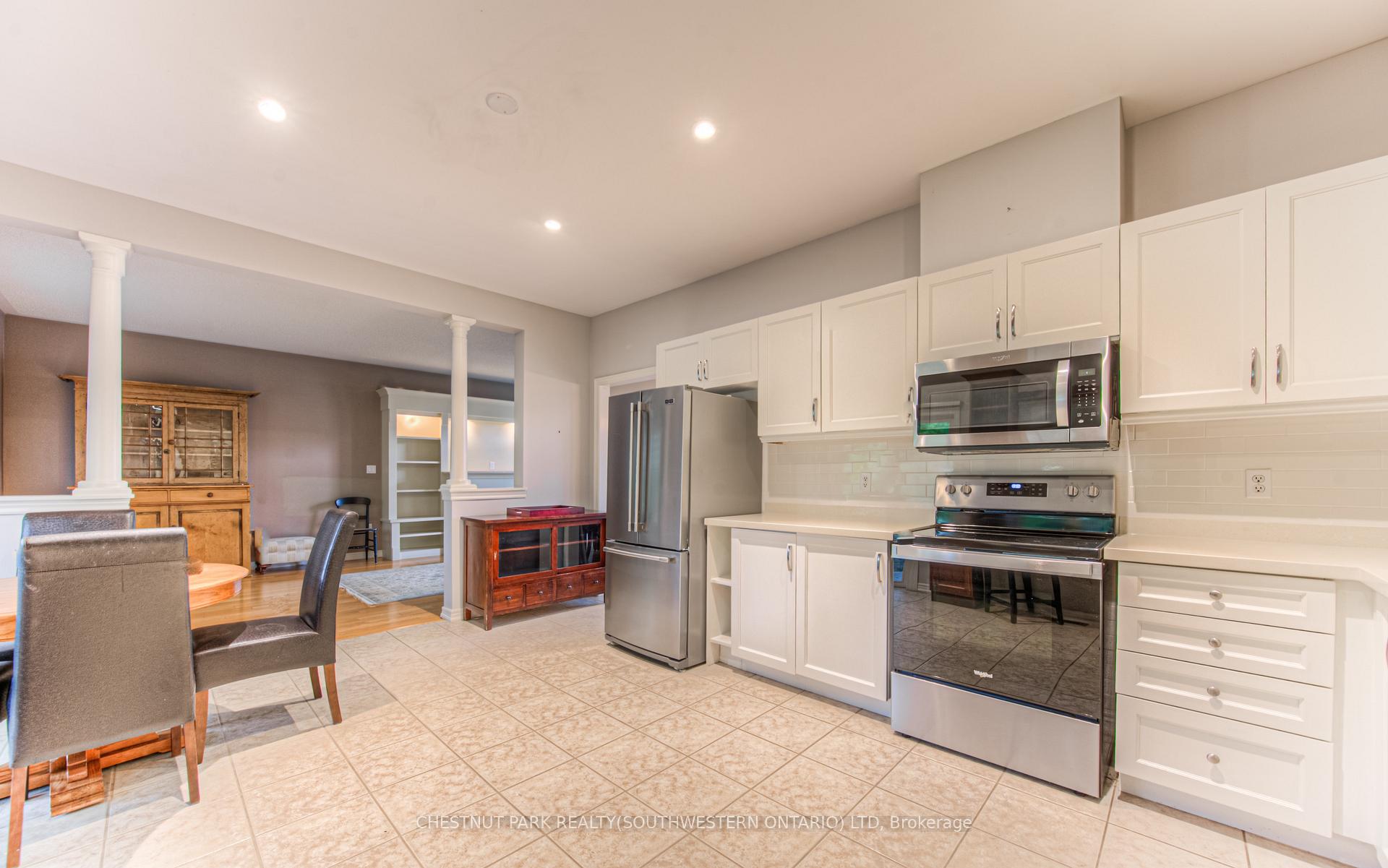 Photo 14 of Unit 19, 100 Idle Creek Drive, Kitchener, Idlewood — HOMEH