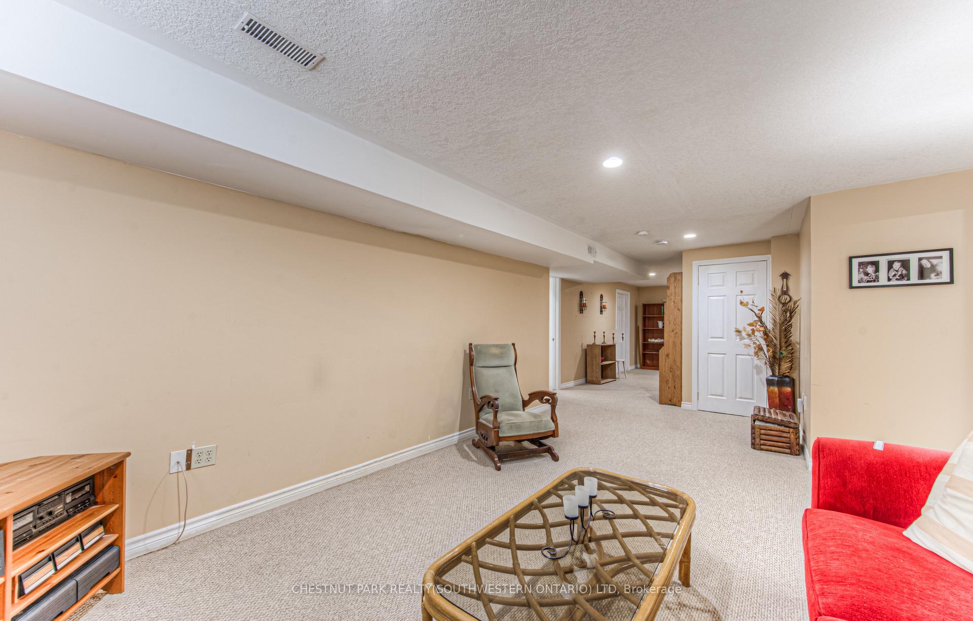 Photo 39 of Unit 19, 100 Idle Creek Drive, Kitchener, Idlewood — HOMEH