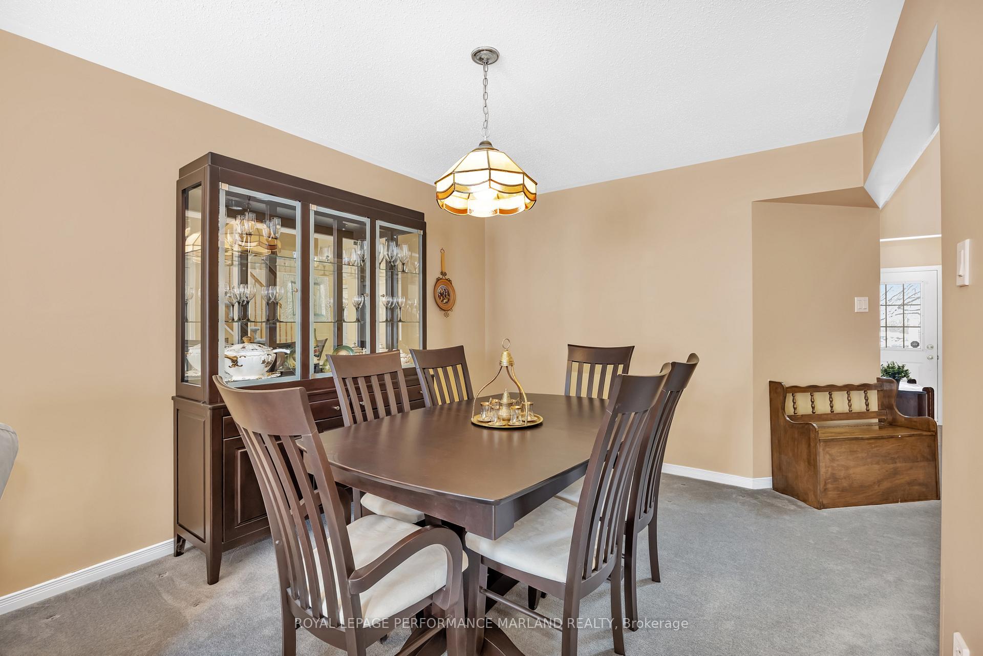 Photo 4 of 1721 Jobin Crescent, Ottawa, Carson Grove — HOMEH