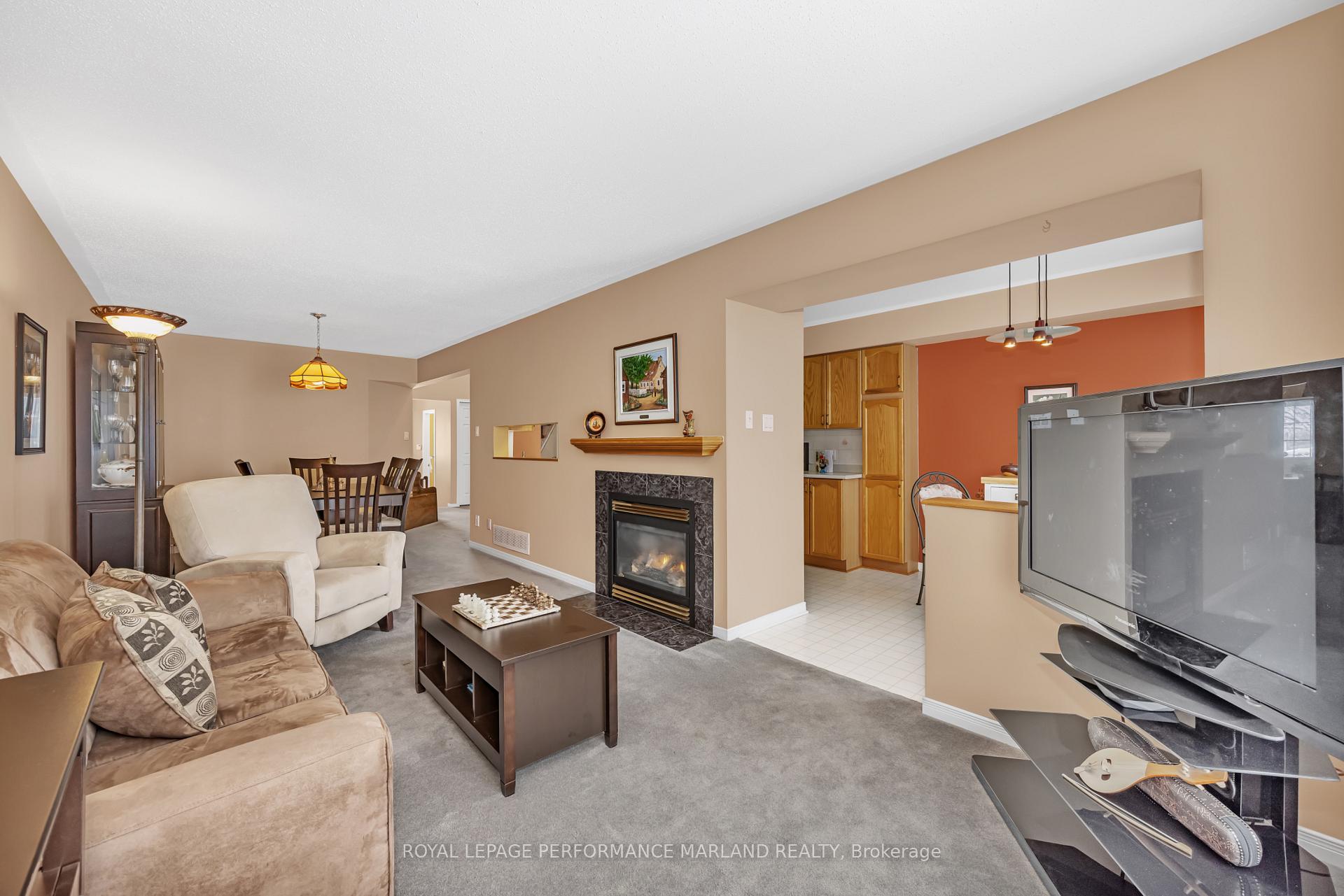 Photo 3 of 1721 Jobin Crescent, Ottawa, Carson Grove — HOMEH
