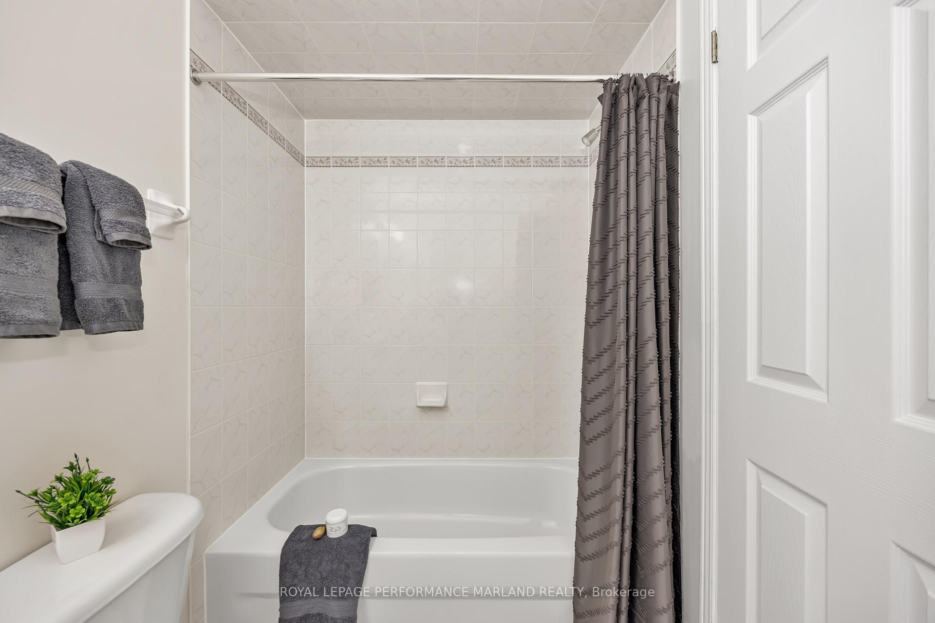 Photo 16 of 1721 Jobin Crescent, Ottawa, Carson Grove — HOMEH