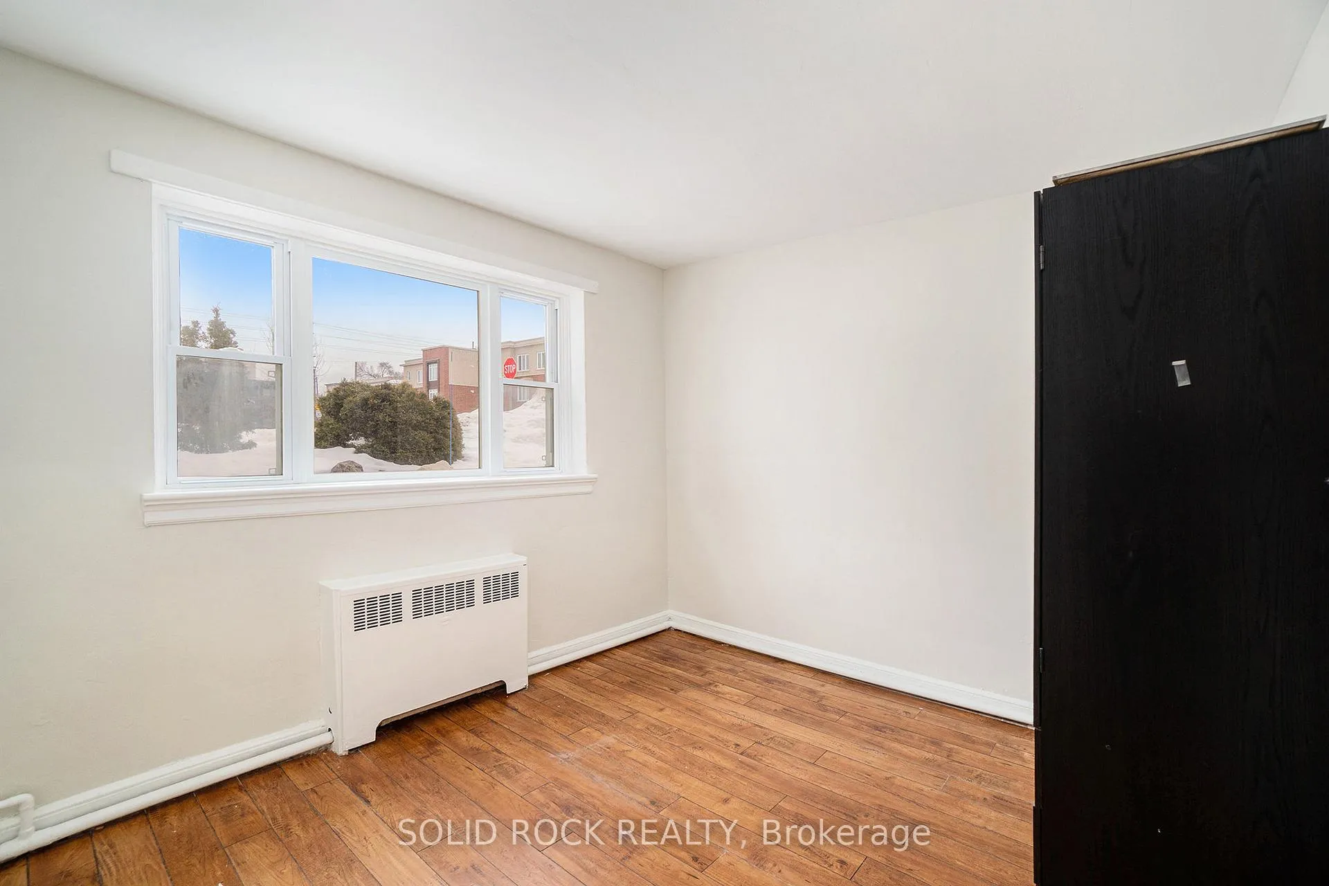 Photo 10 of Unit 1, 726 Edison Avenue, Ottawa, Laurentianview — HOMEH