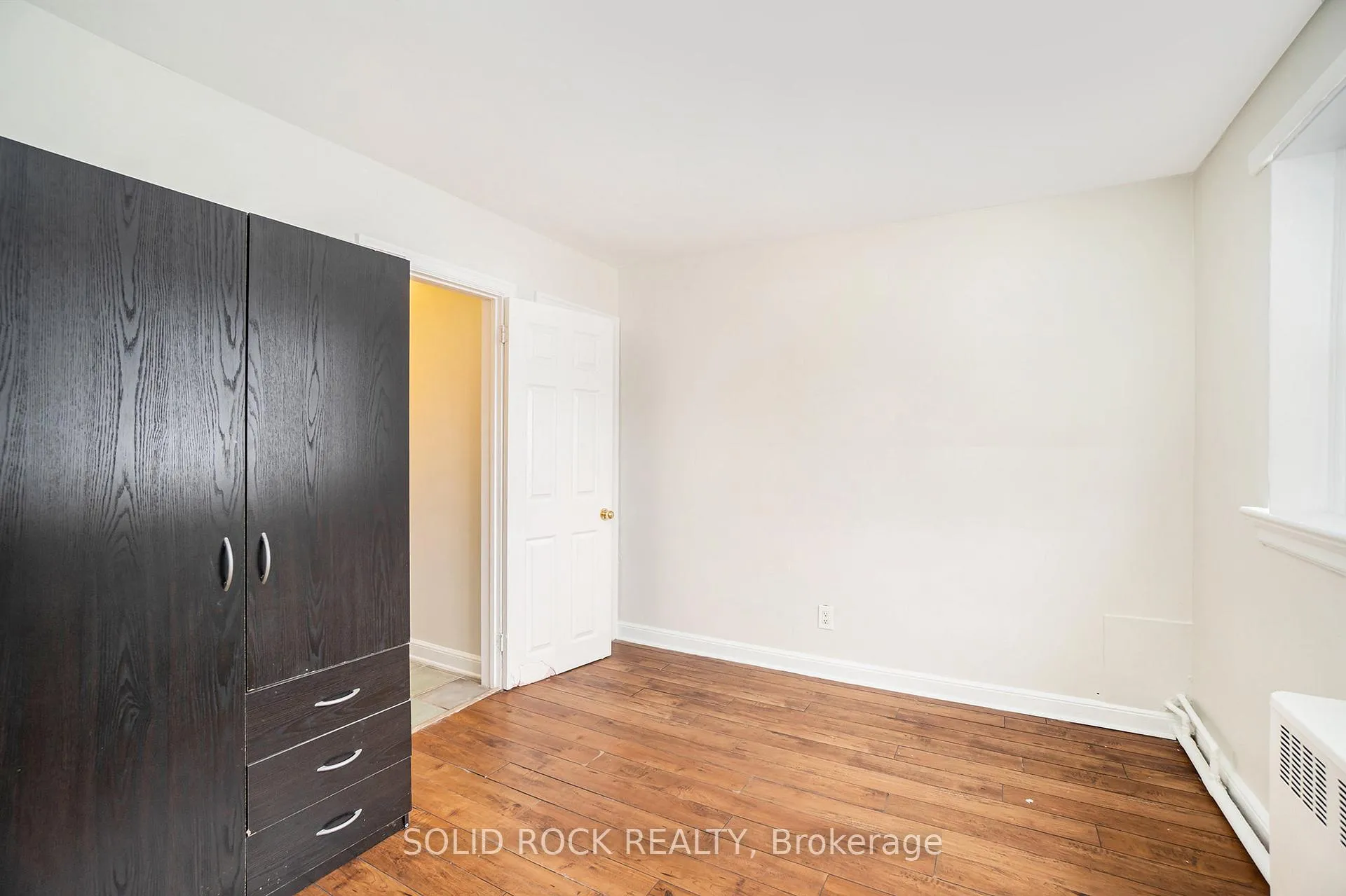 Photo 11 of Unit 1, 726 Edison Avenue, Ottawa, Laurentianview — HOMEH