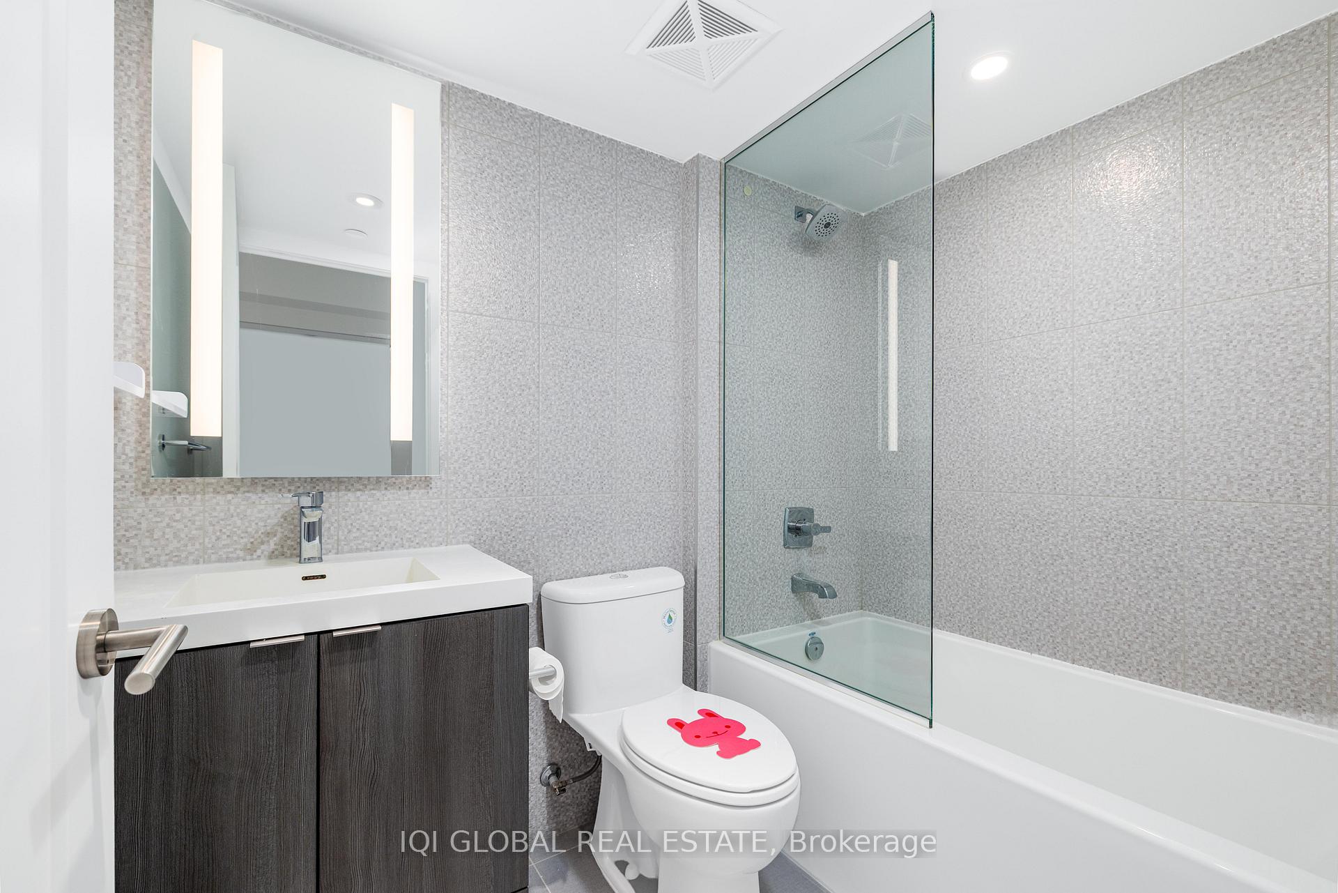Photo 24 of Unit 922, 585 Bloor Street E, Toronto, North St. James Town — HOMEH