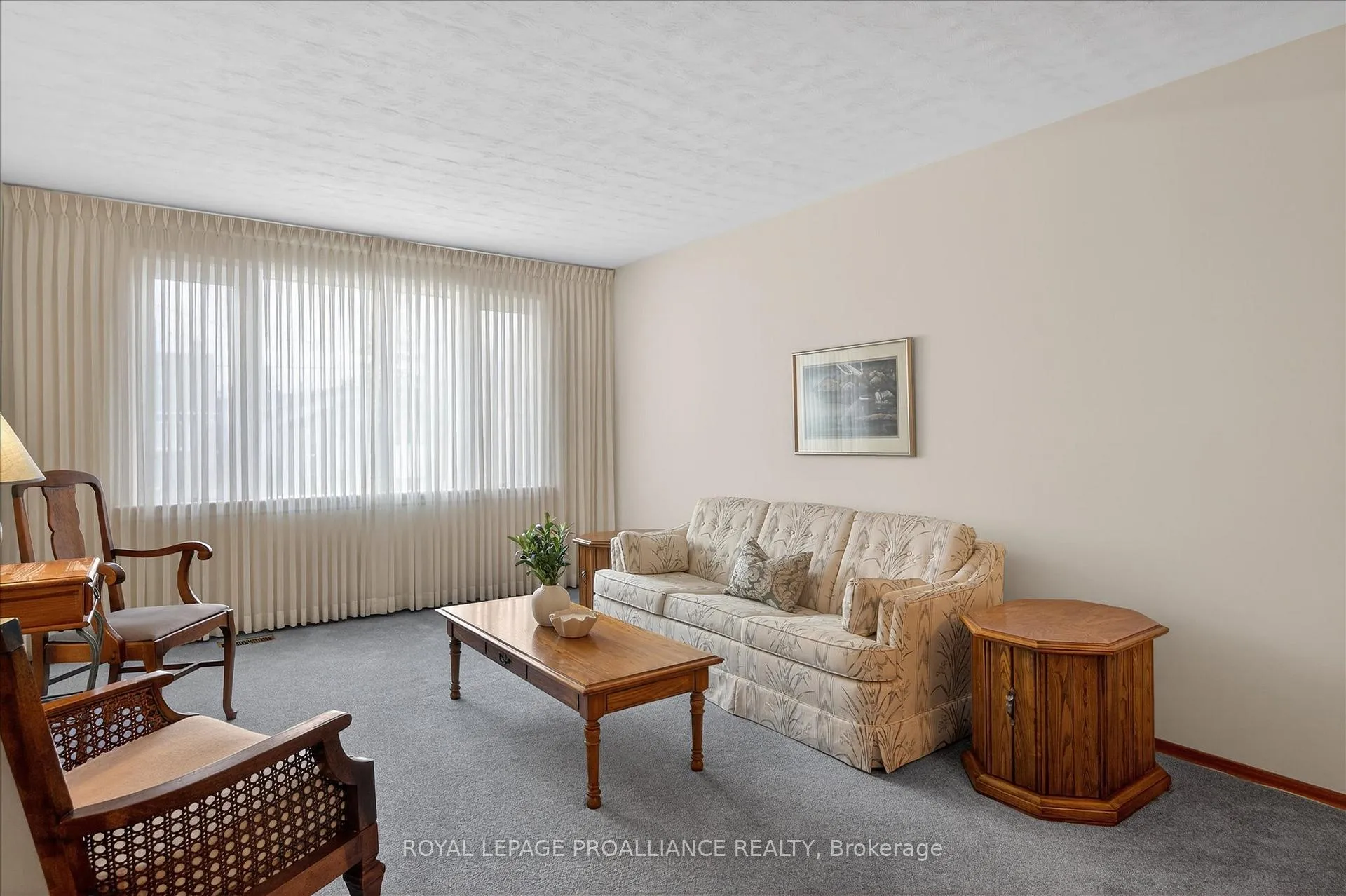 Photo 13 of 733 Cameron Street, Peterborough, Otonabee Ward 1 — HOMEH